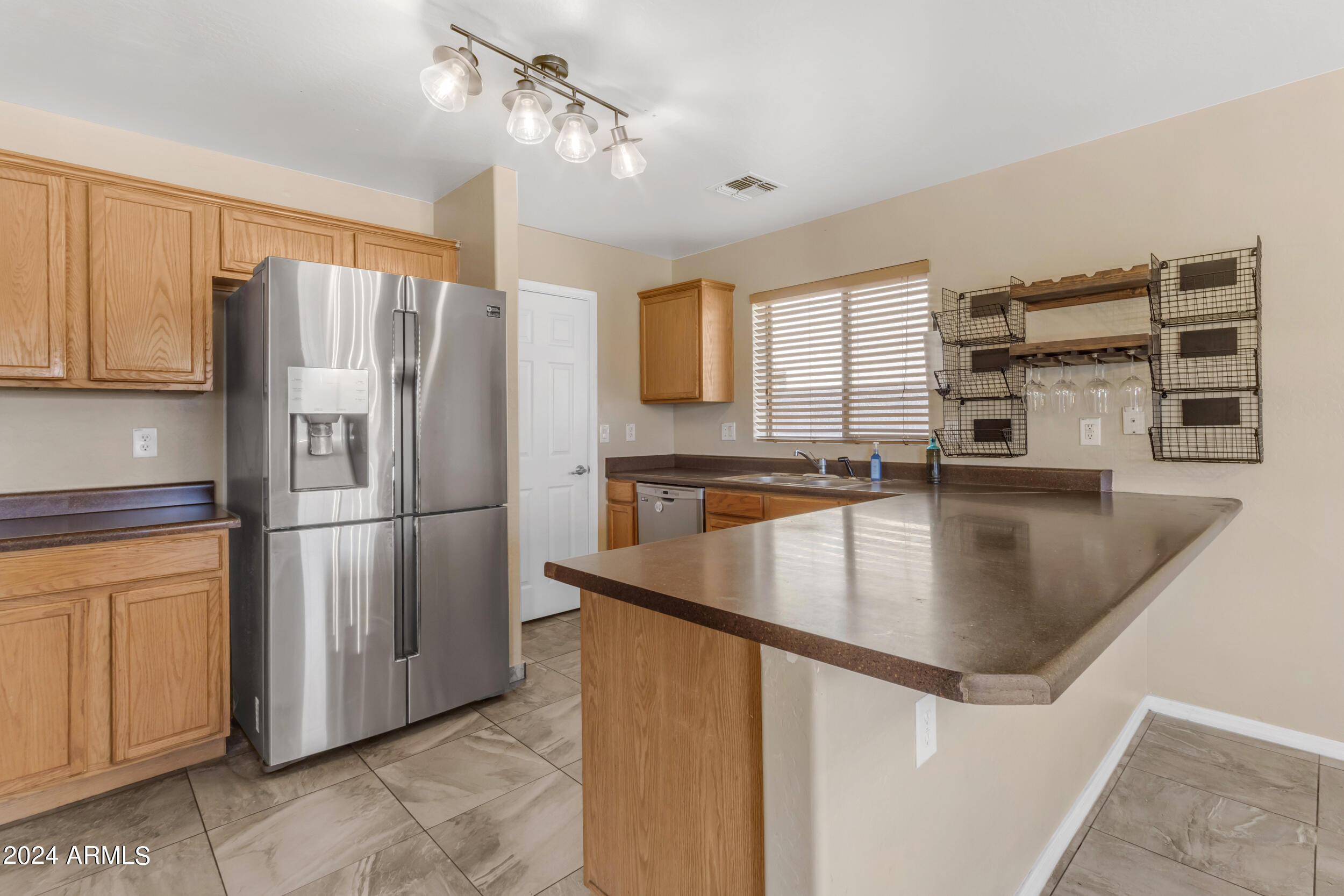 541 E WOLF HOLLOW Drive