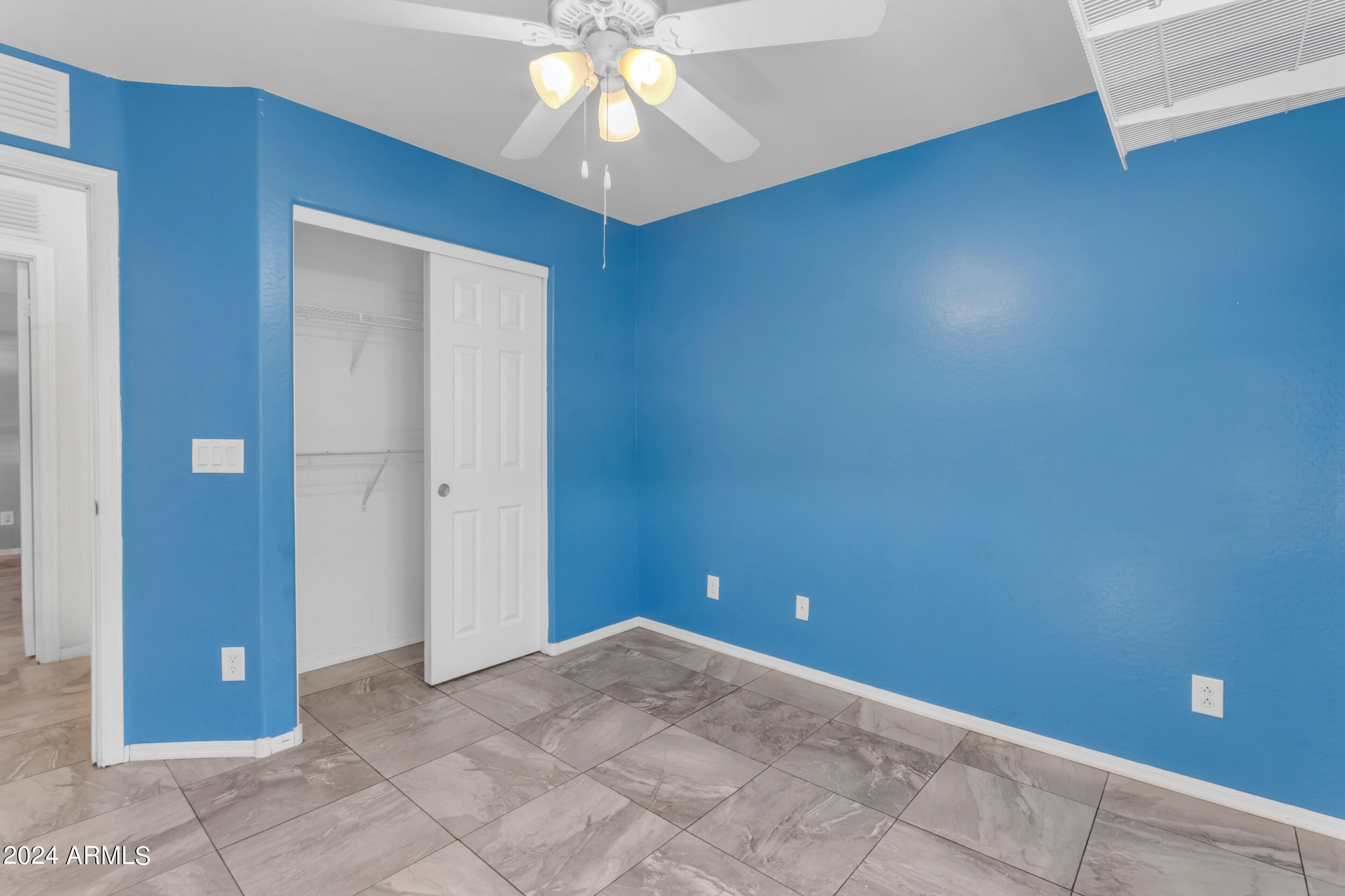 541 E WOLF HOLLOW Drive