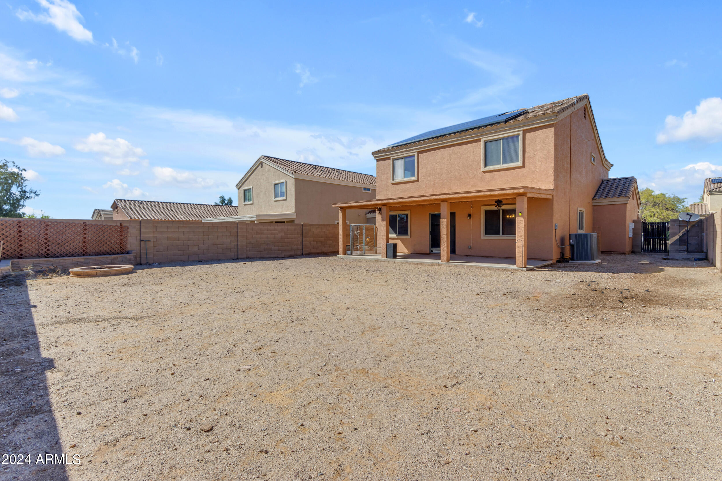 541 E WOLF HOLLOW Drive