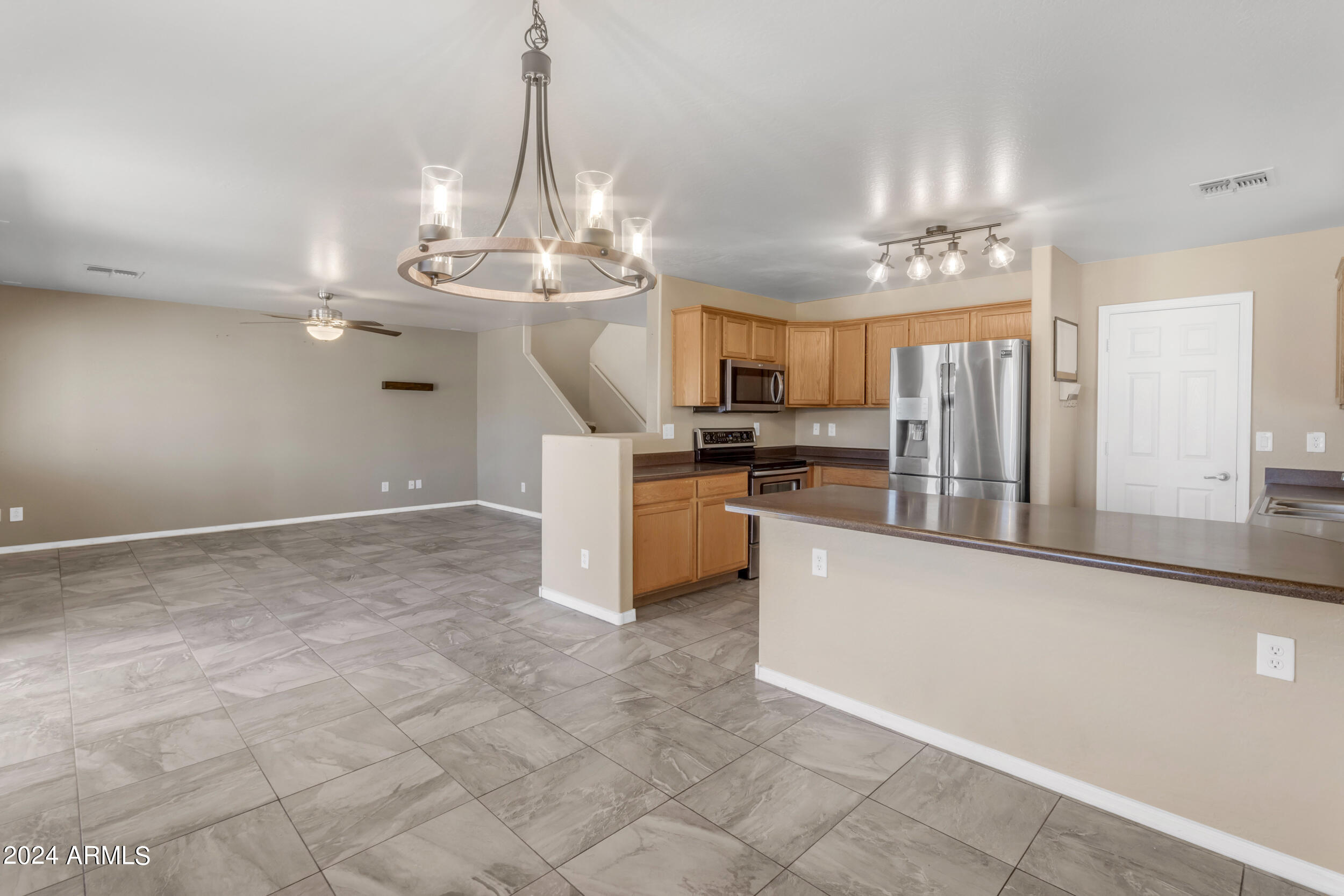 541 E WOLF HOLLOW Drive