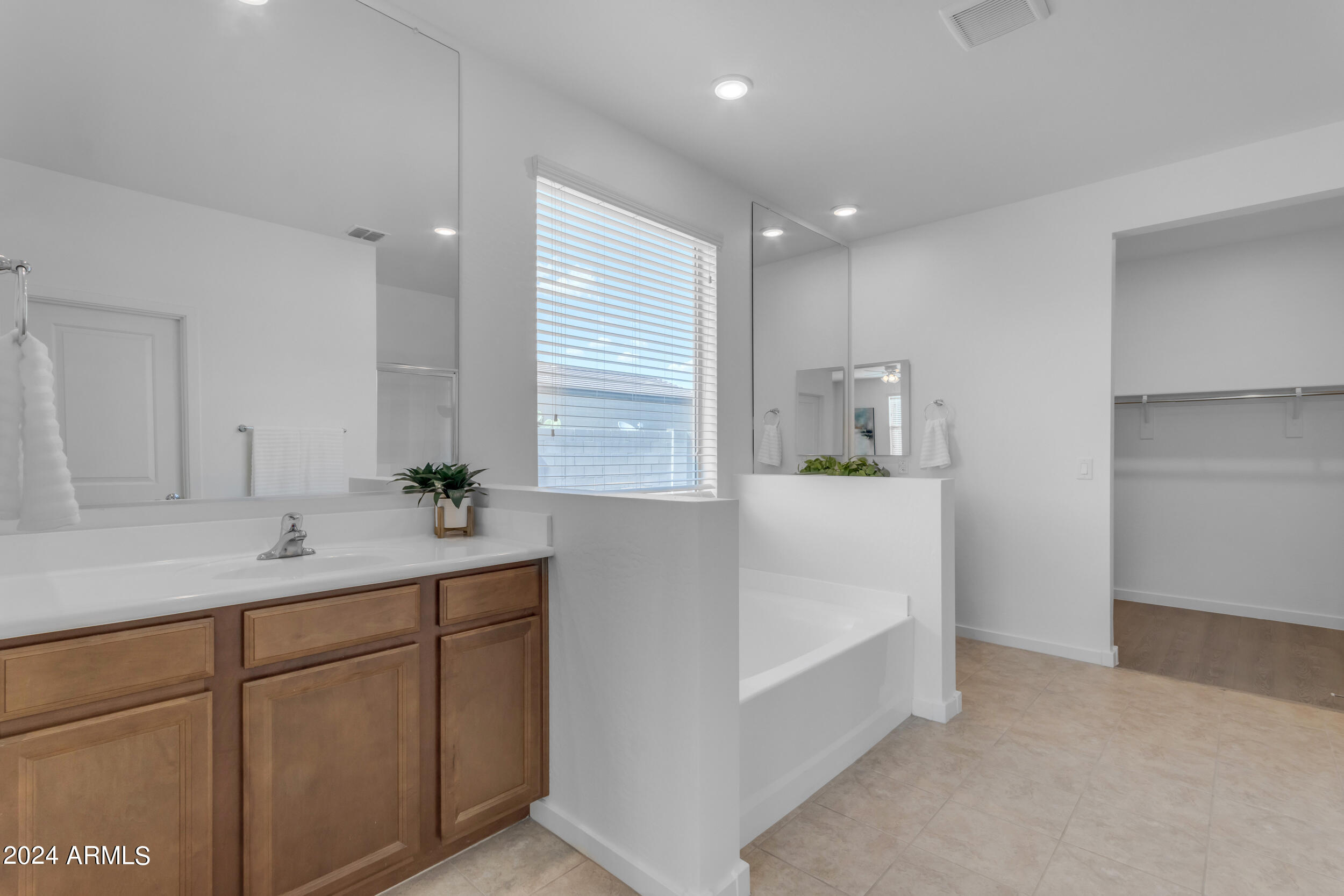 30260 N WOODPIGEON Drive