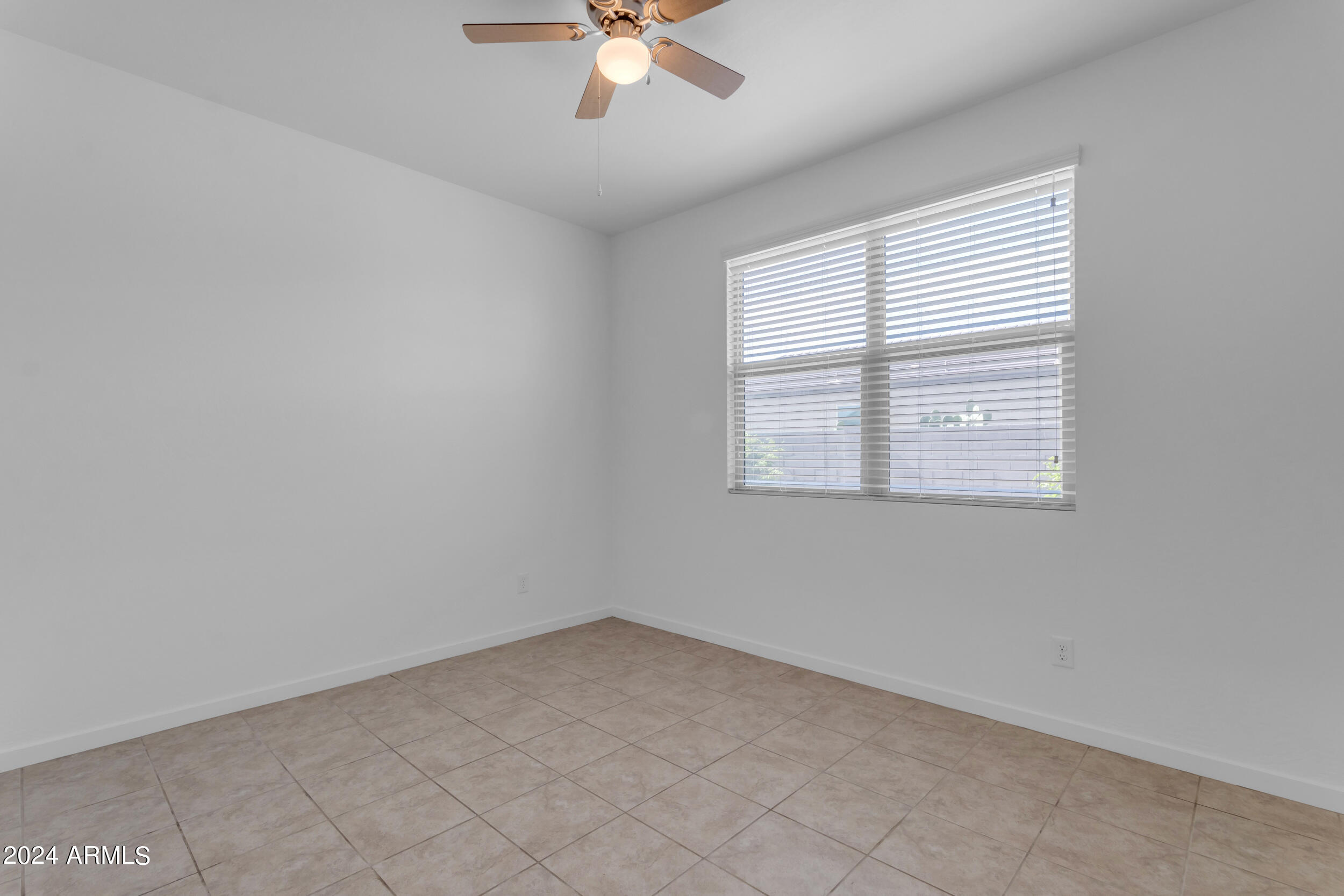 30260 N WOODPIGEON Drive