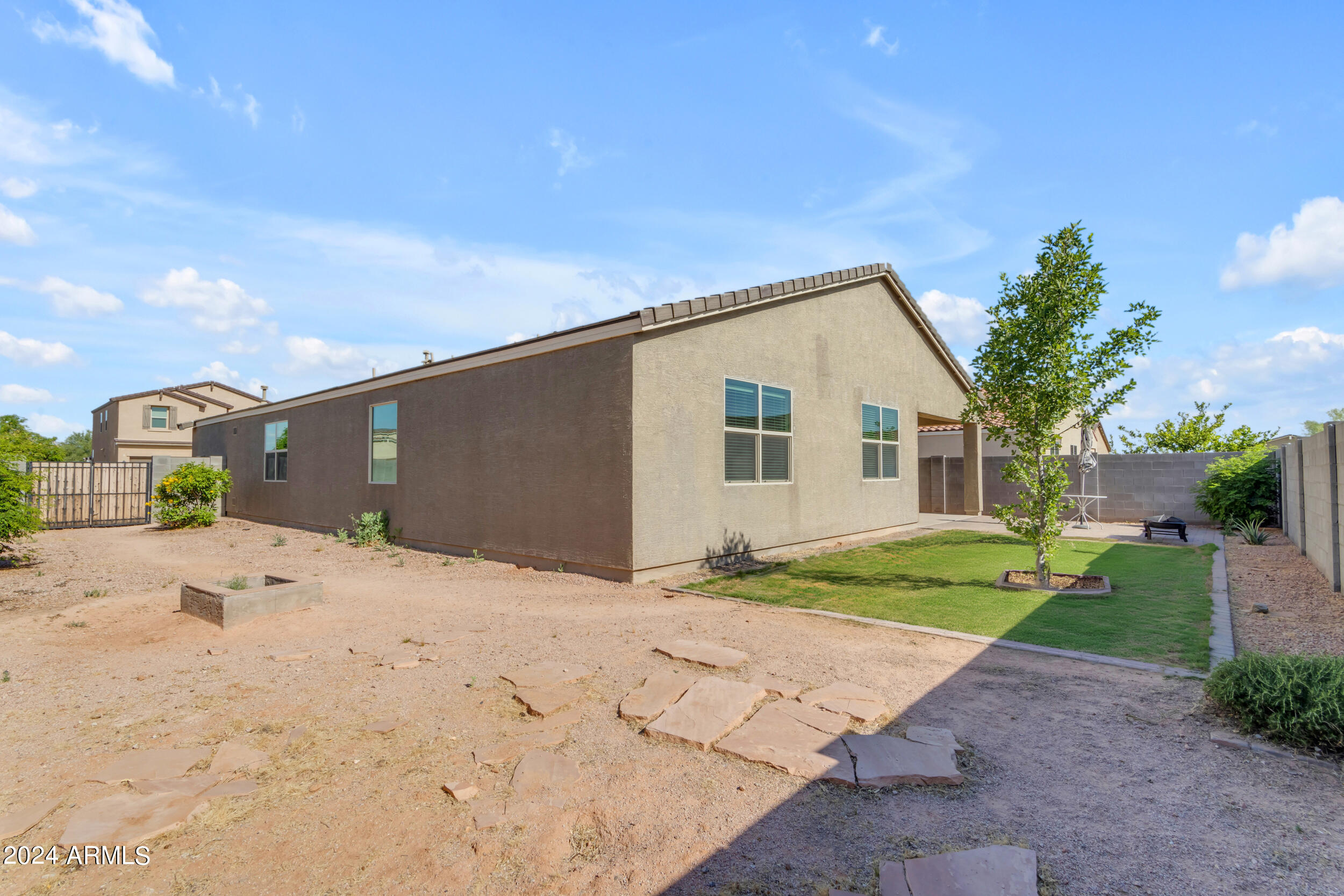 30260 N WOODPIGEON Drive