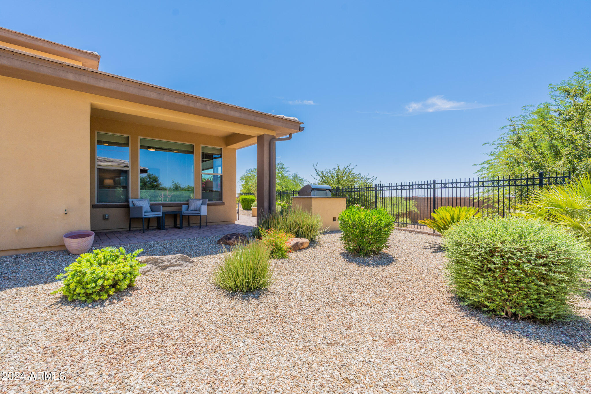 915 E COBBLE STONE Drive