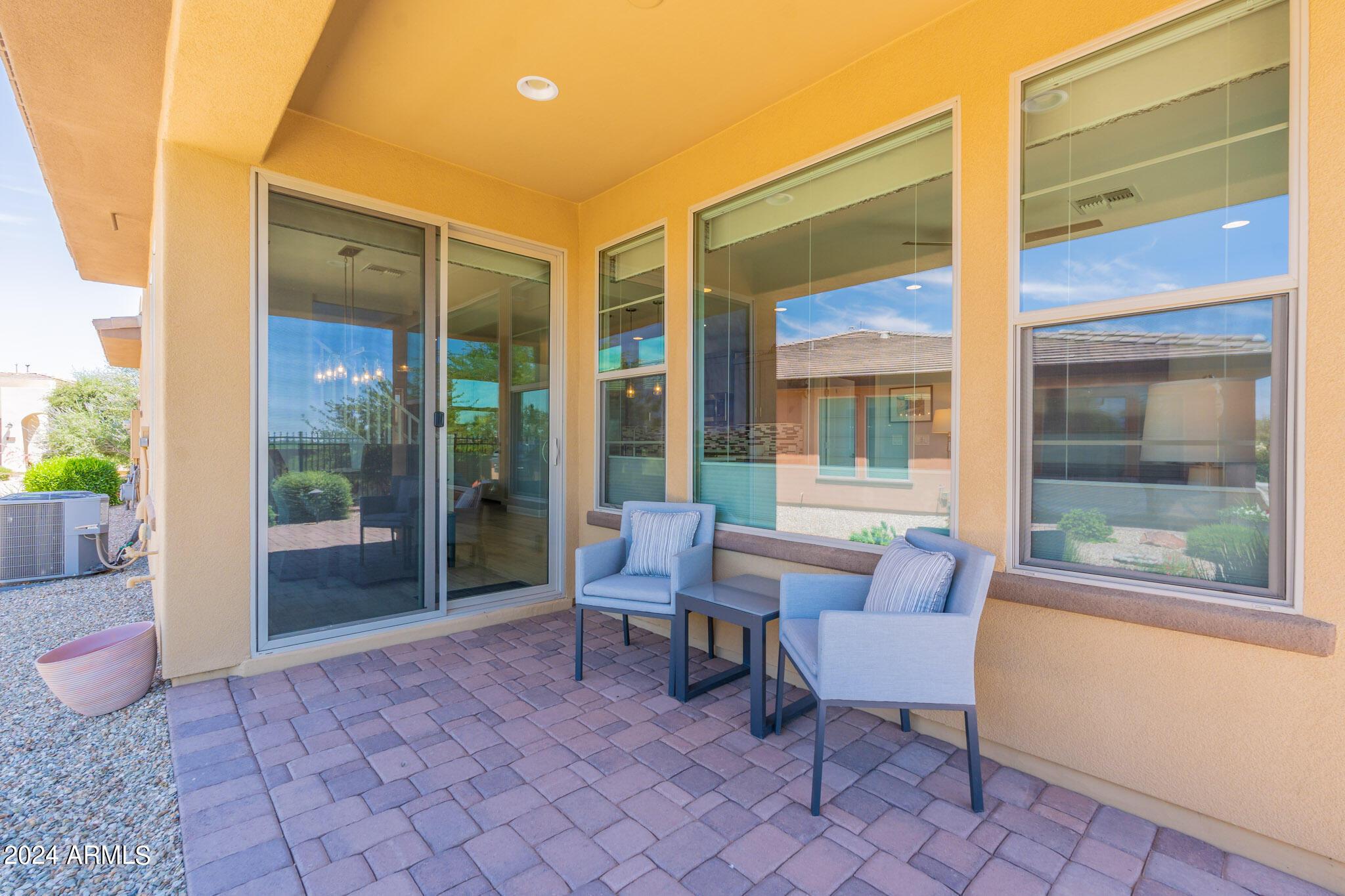 915 E COBBLE STONE Drive