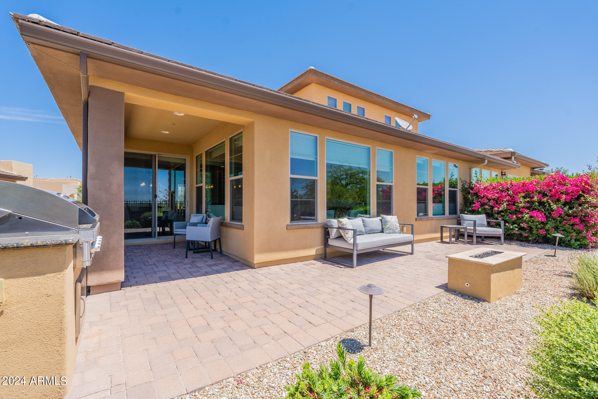 915 E COBBLE STONE Drive