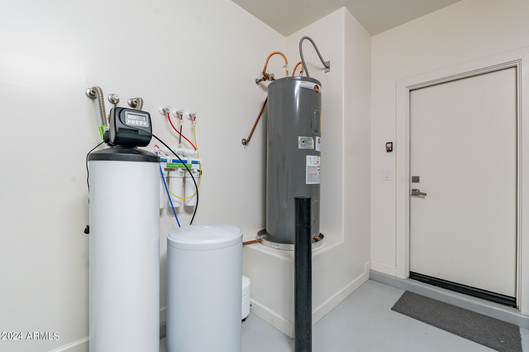 915 E COBBLE STONE Drive