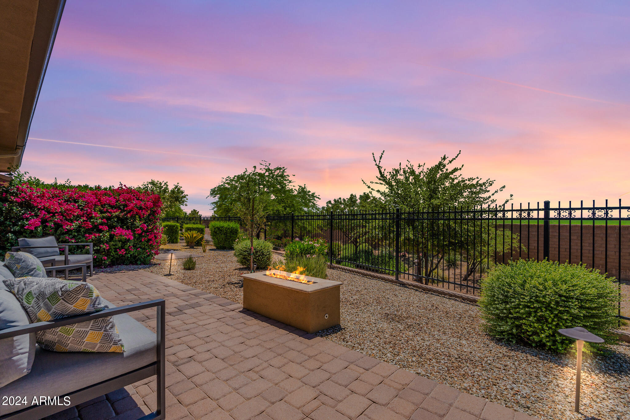 915 E COBBLE STONE Drive