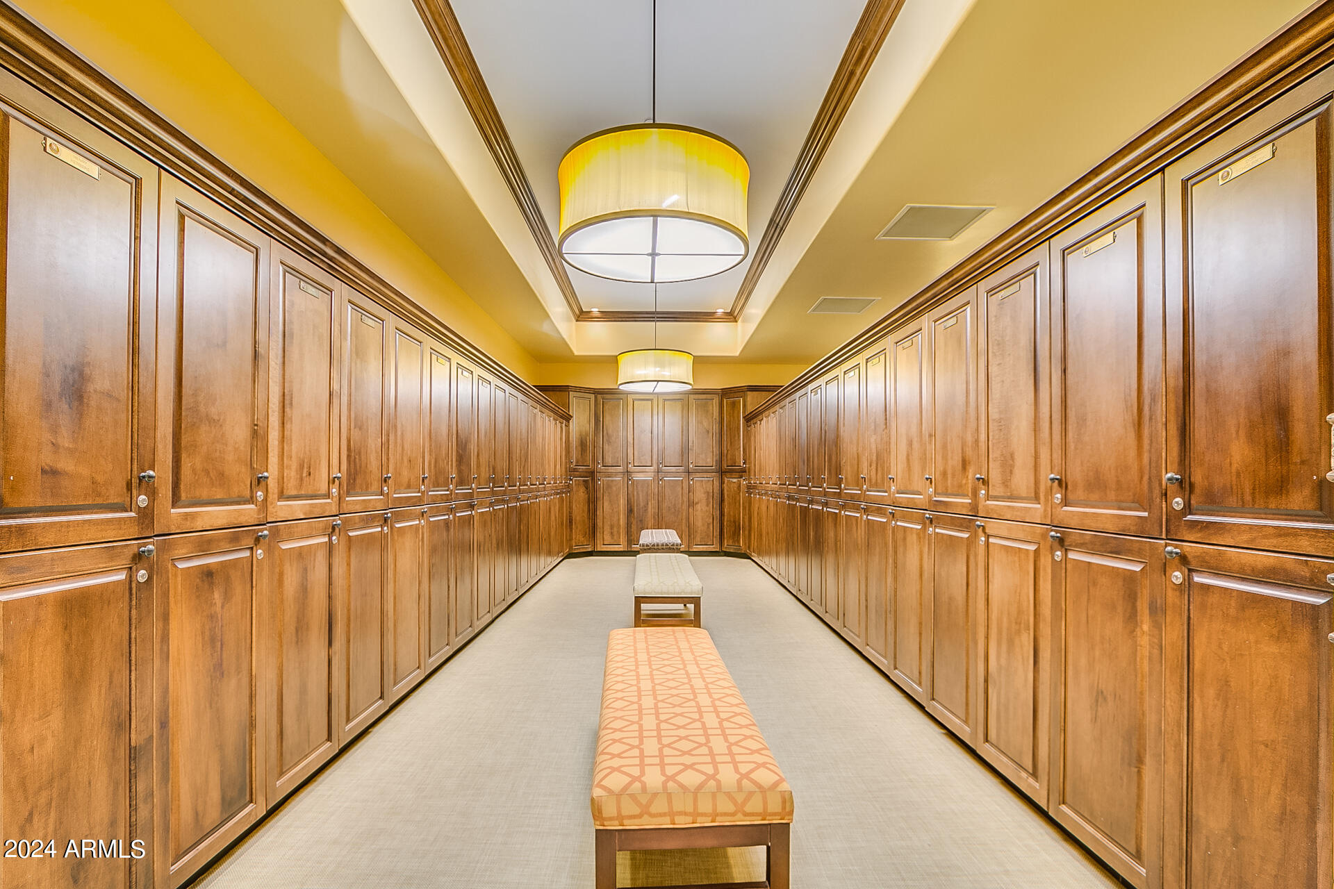 915 E COBBLE STONE Drive