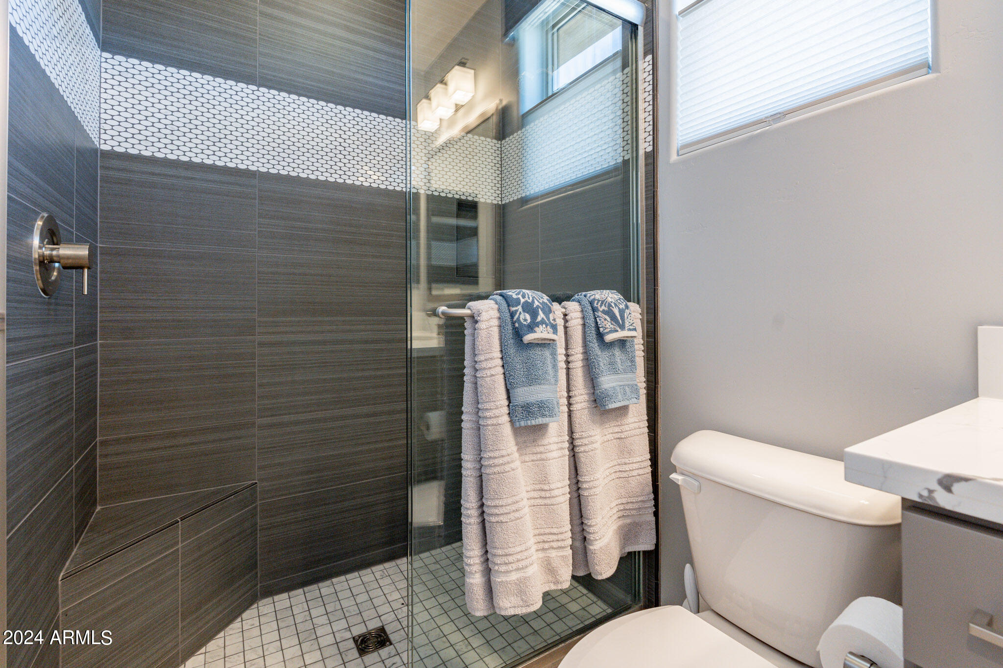 915 E COBBLE STONE Drive