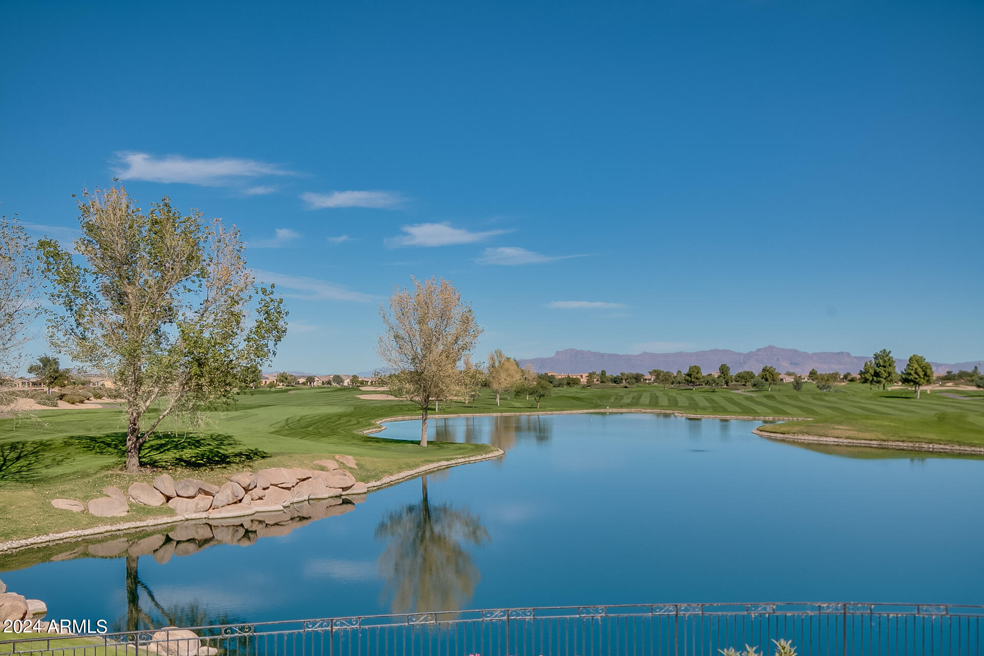 915 E COBBLE STONE Drive