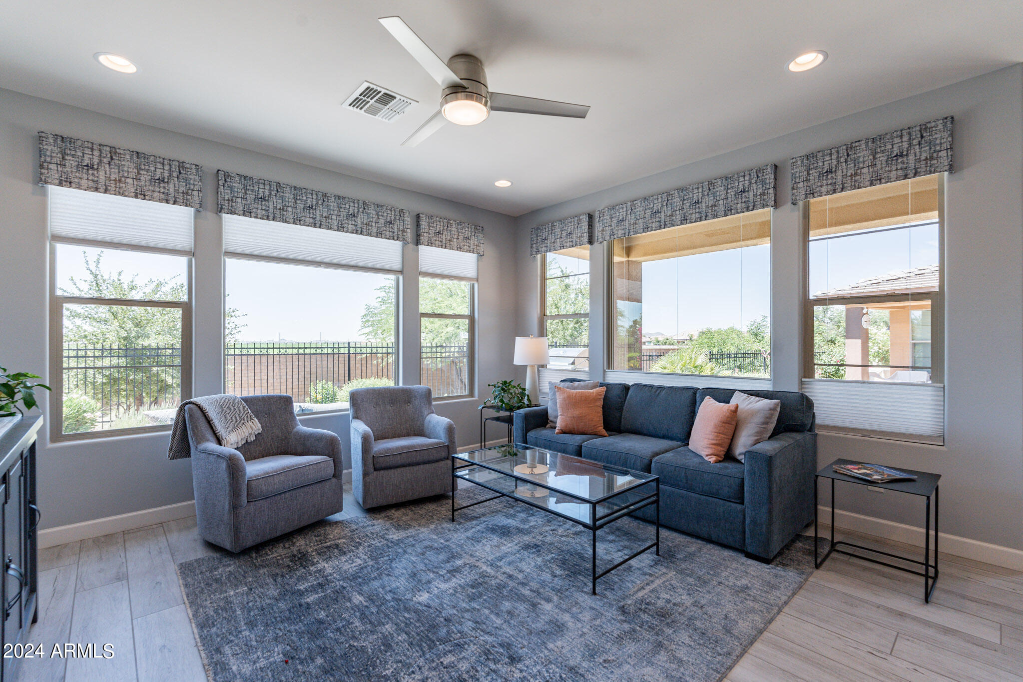 915 E COBBLE STONE Drive