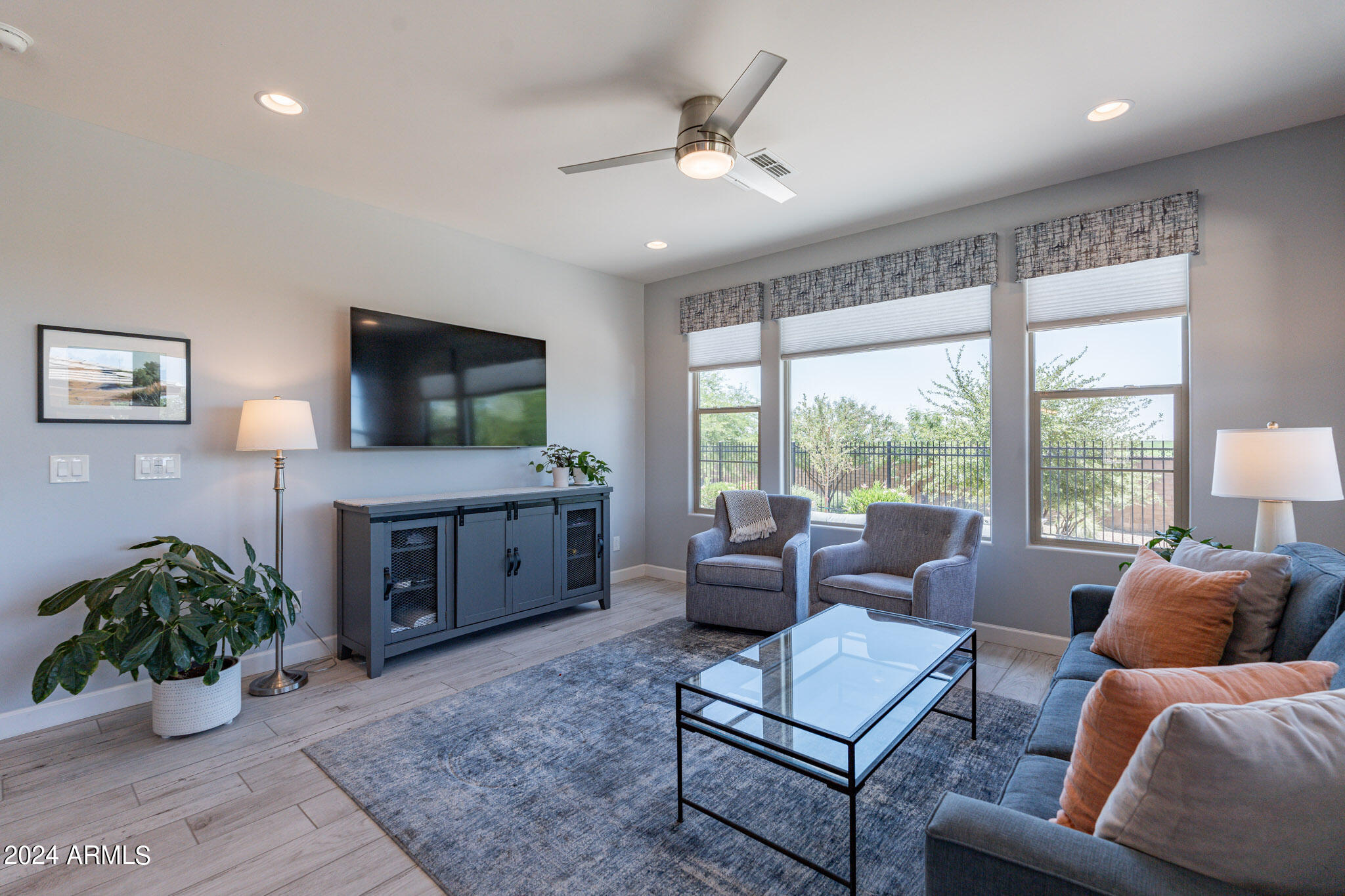 915 E COBBLE STONE Drive