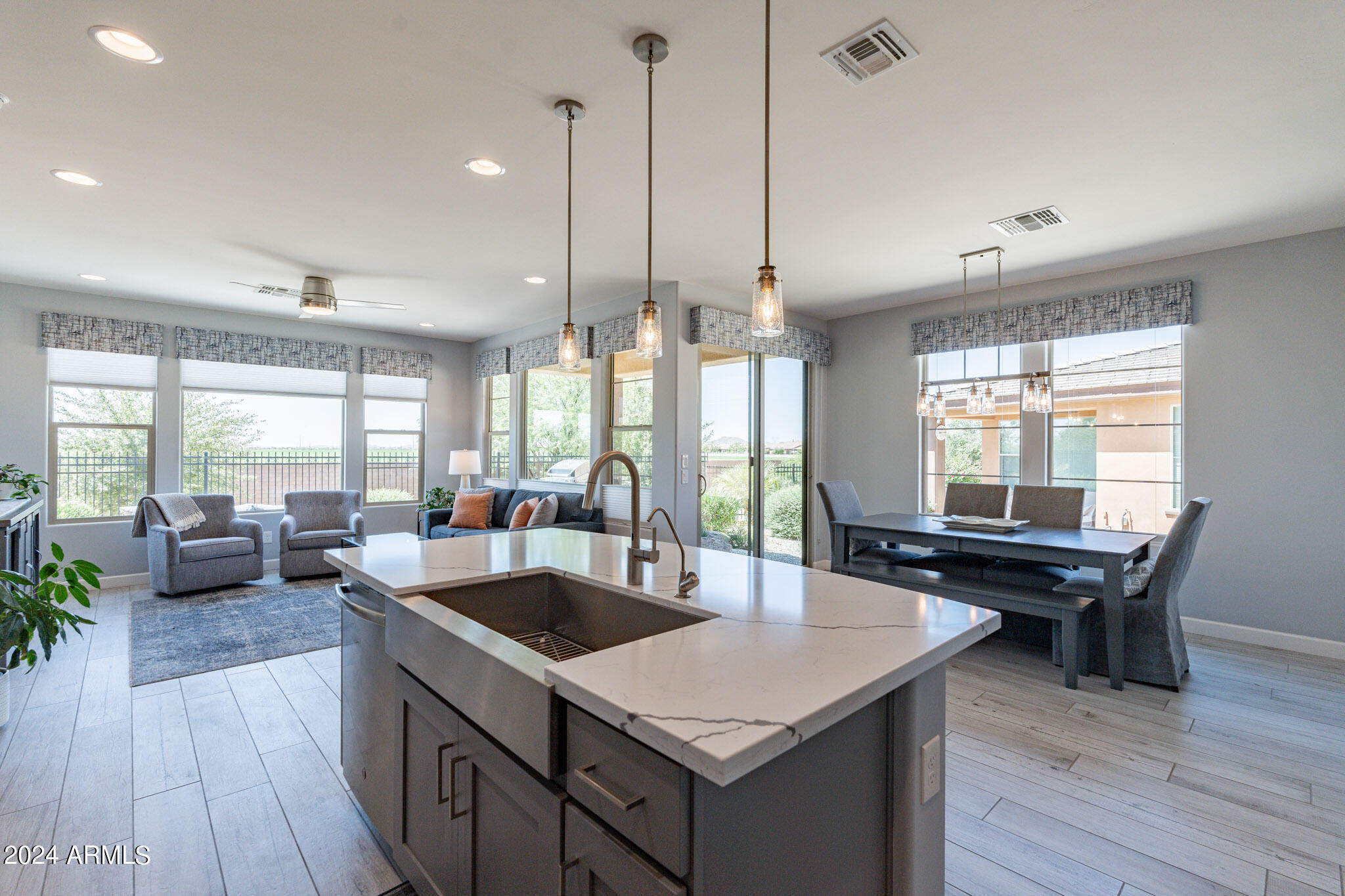 915 E COBBLE STONE Drive