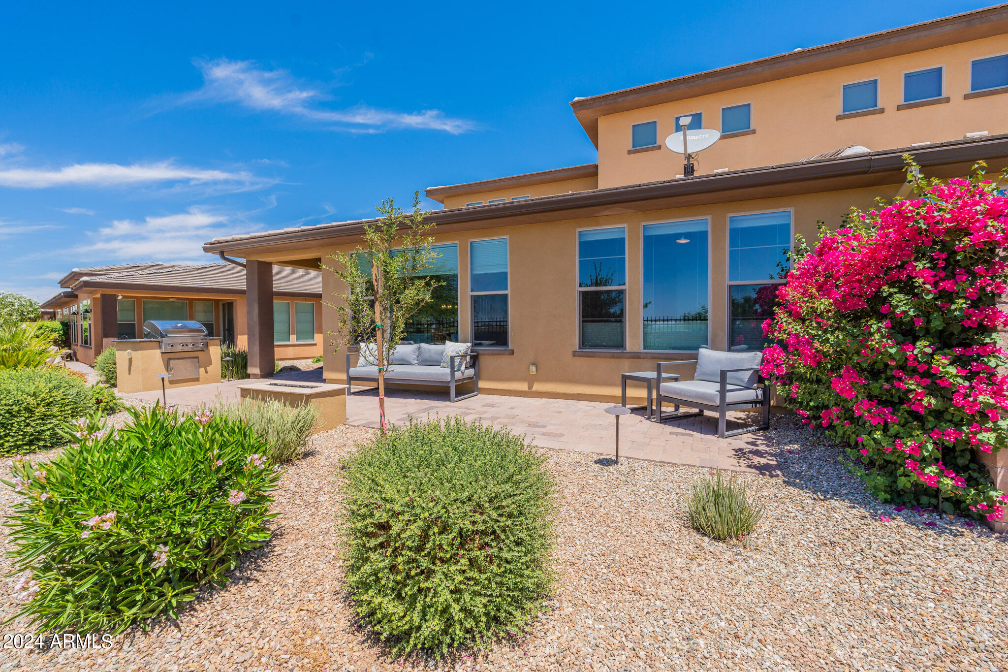 915 E COBBLE STONE Drive