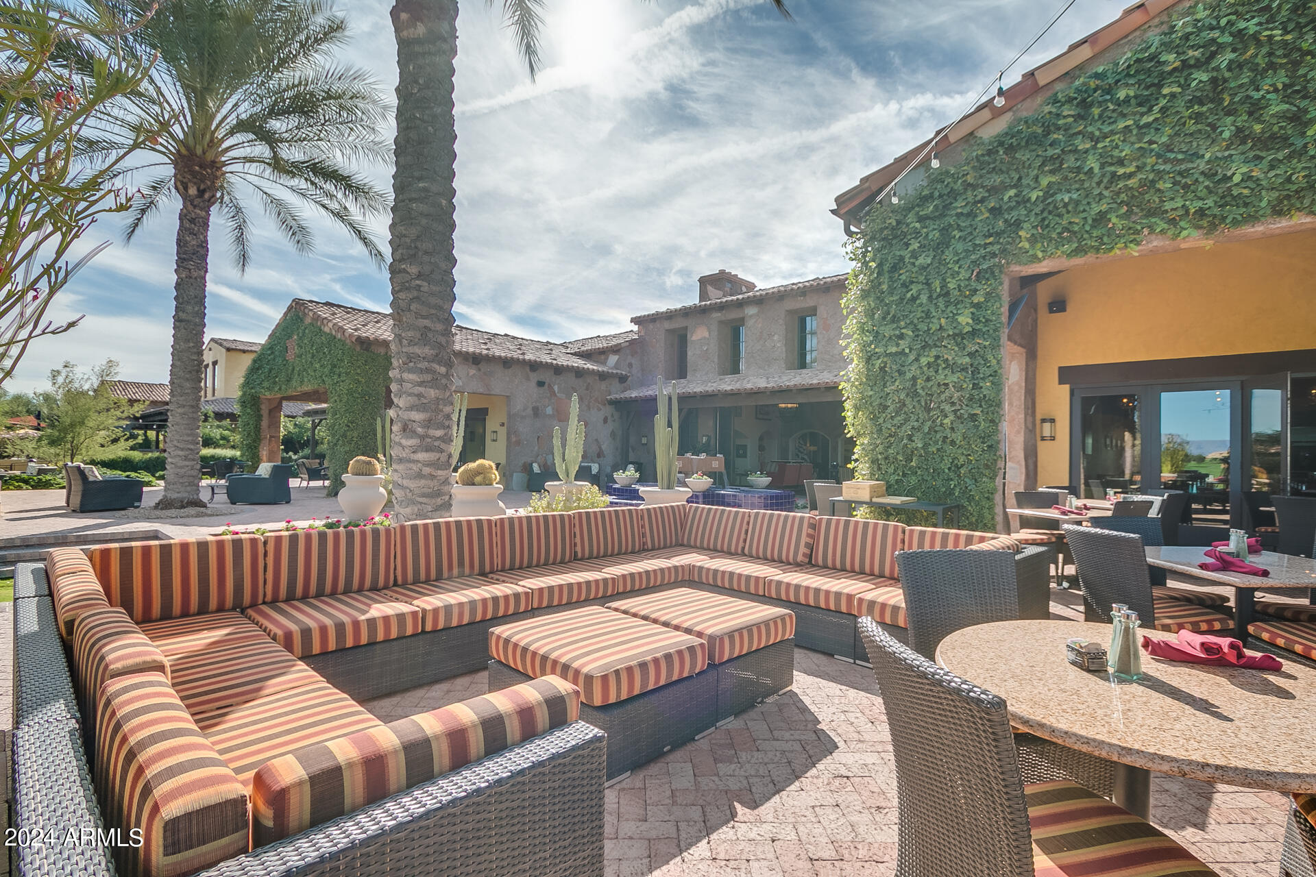 915 E COBBLE STONE Drive