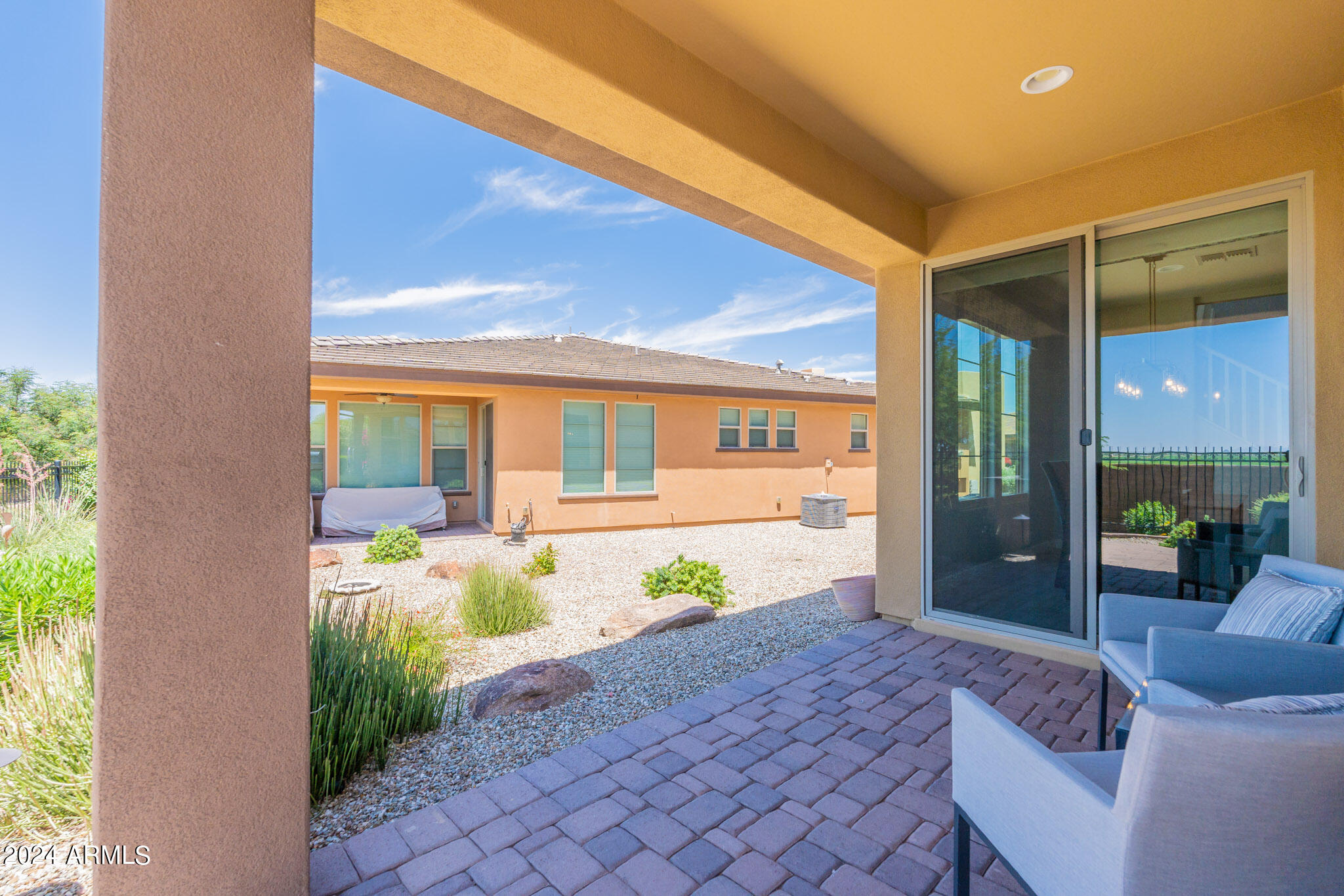 915 E COBBLE STONE Drive