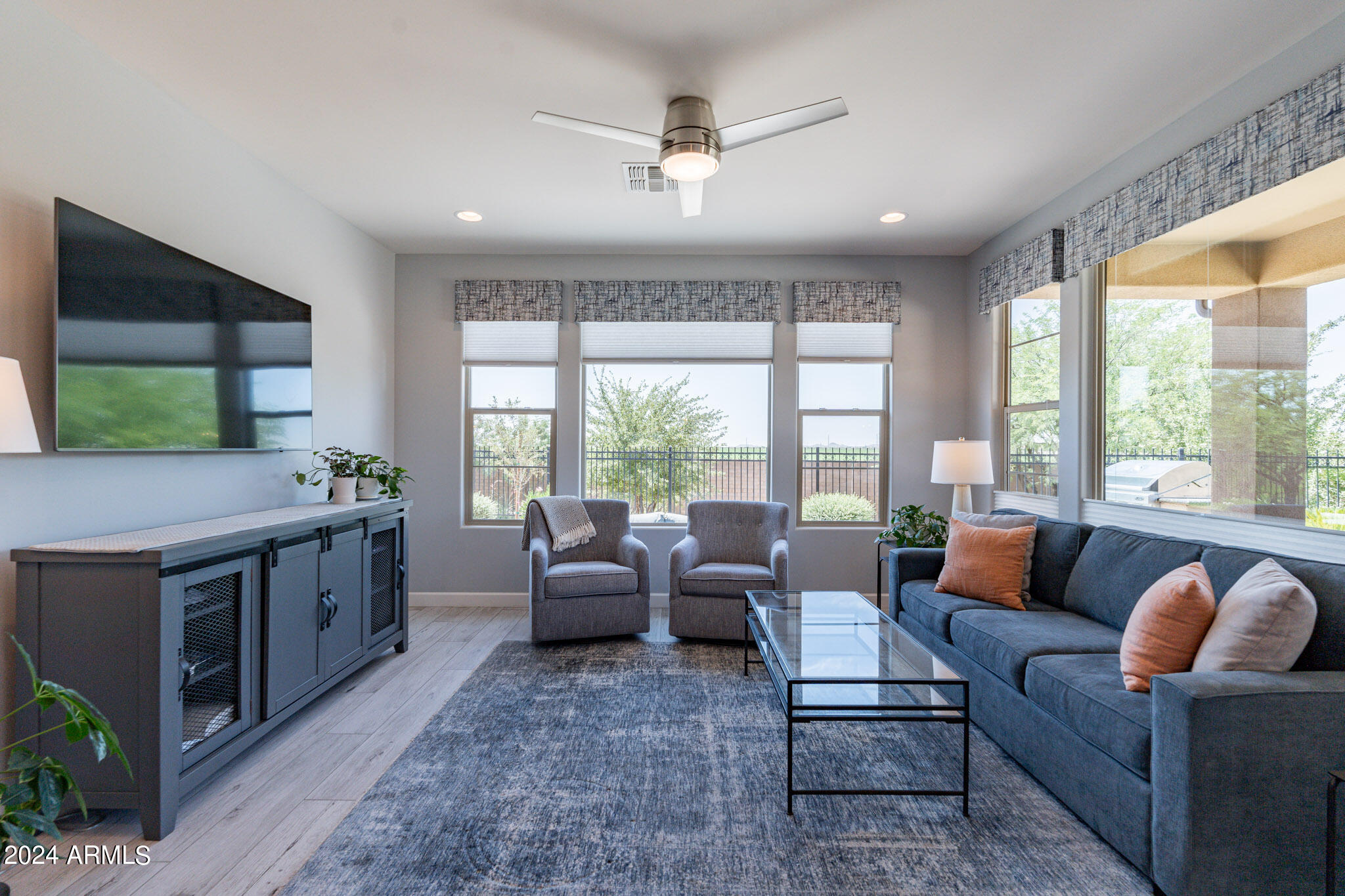 915 E COBBLE STONE Drive