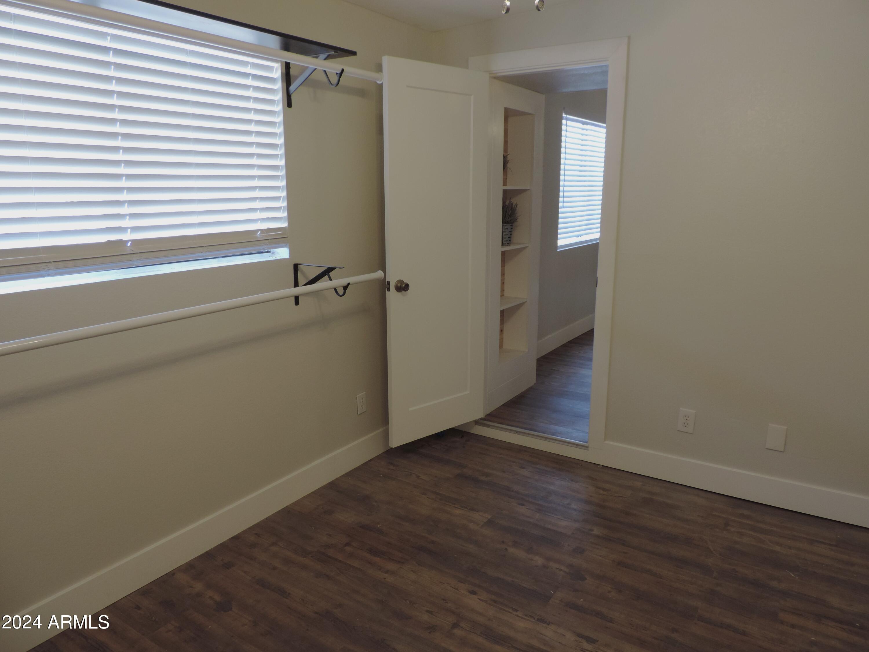 2904 E Dolpin Avenue