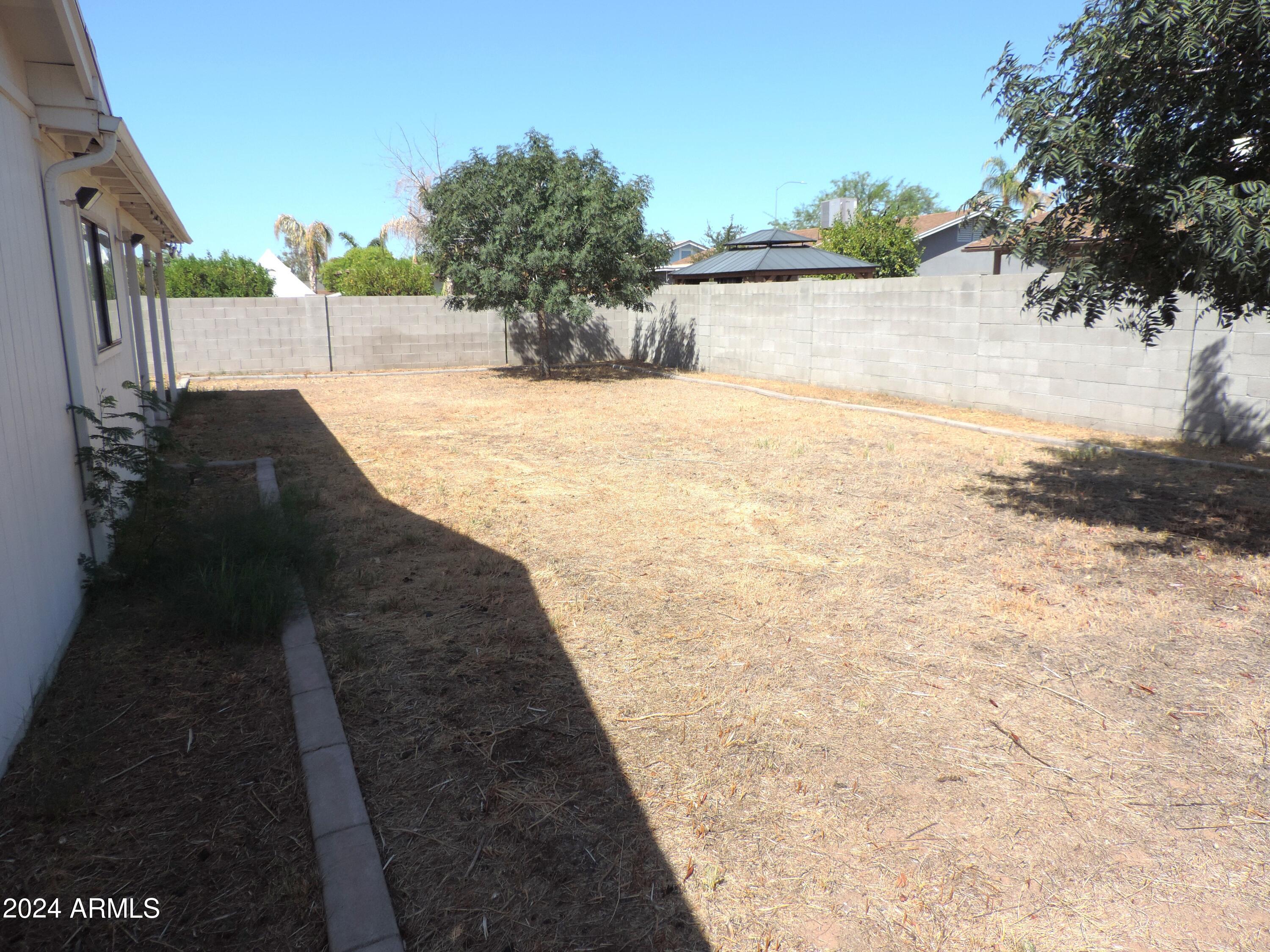 2904 E Dolpin Avenue