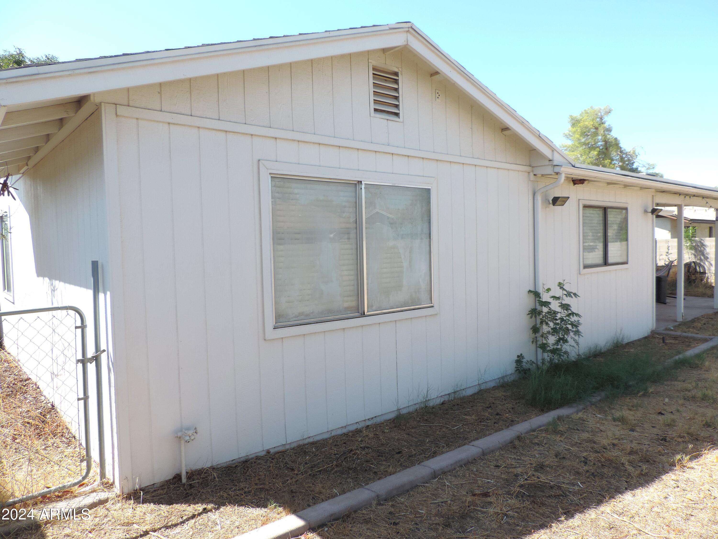 2904 E Dolpin Avenue