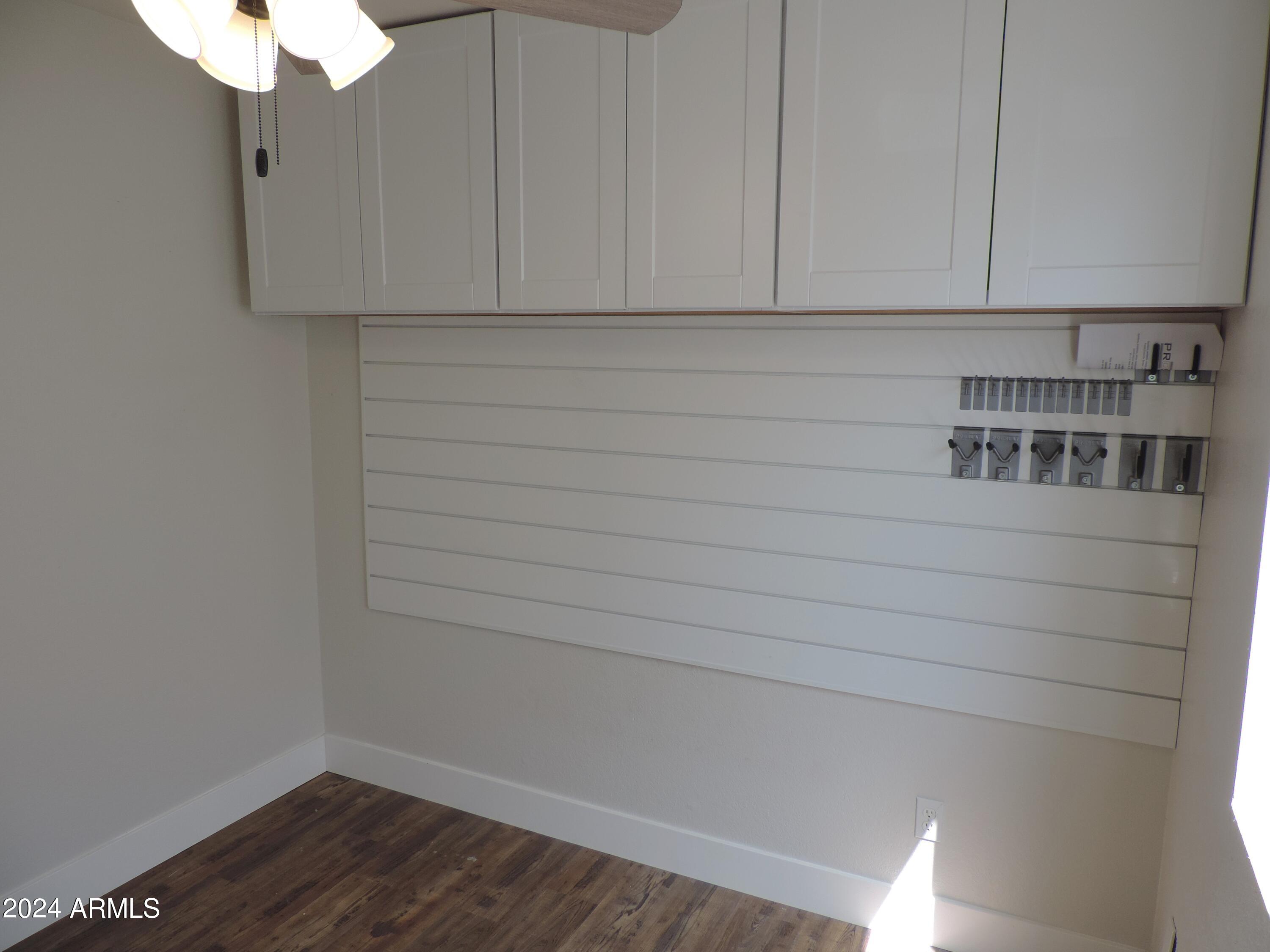 2904 E Dolpin Avenue