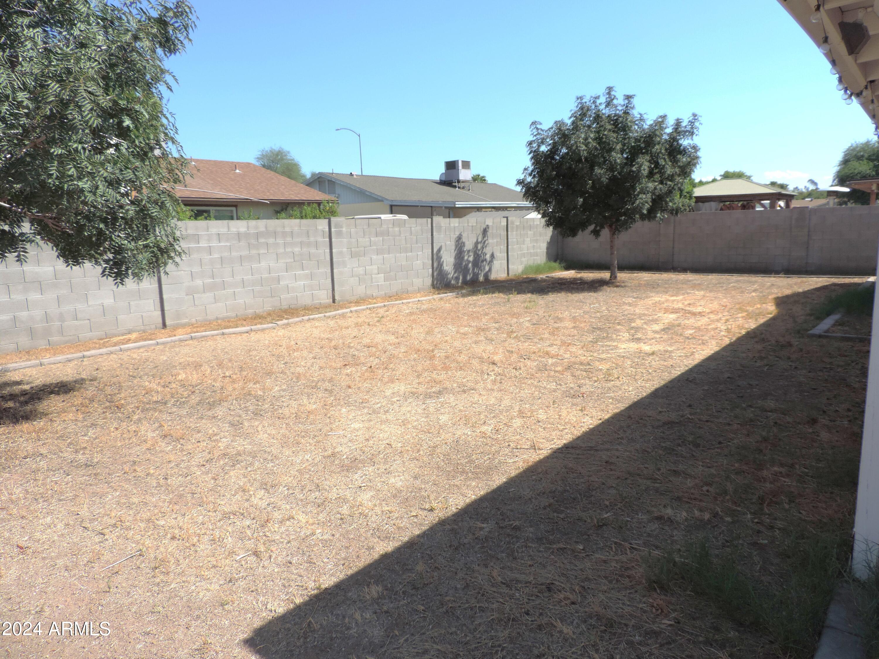 2904 E Dolpin Avenue