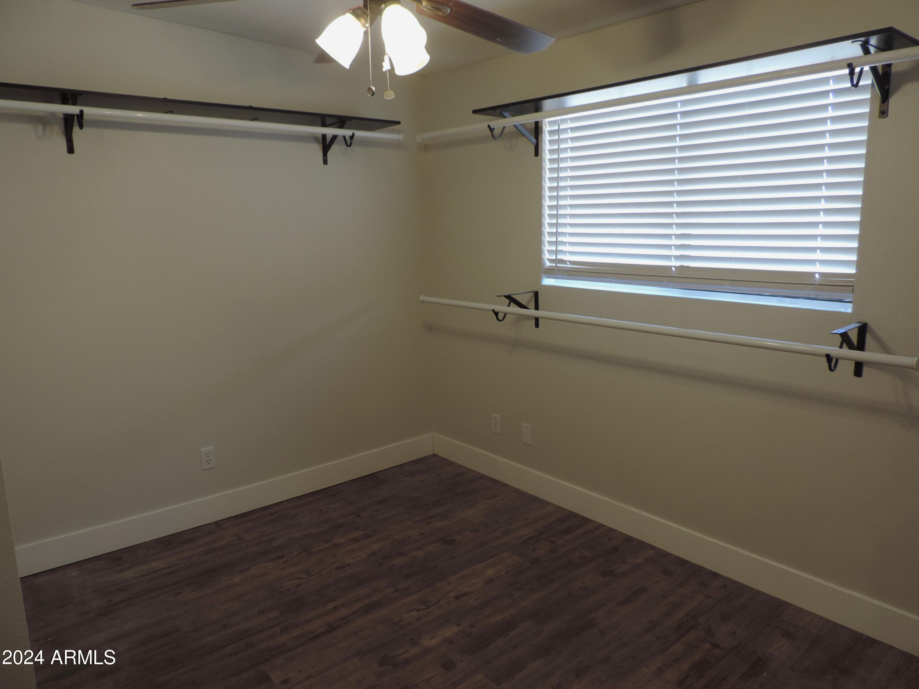 2904 E Dolpin Avenue