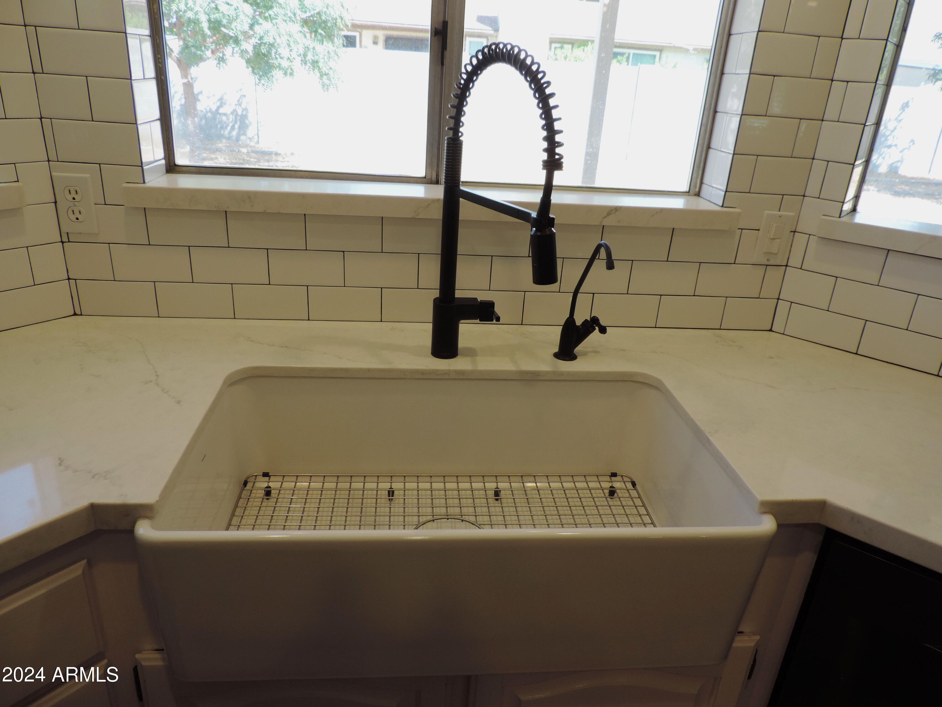 2904 E Dolpin Avenue