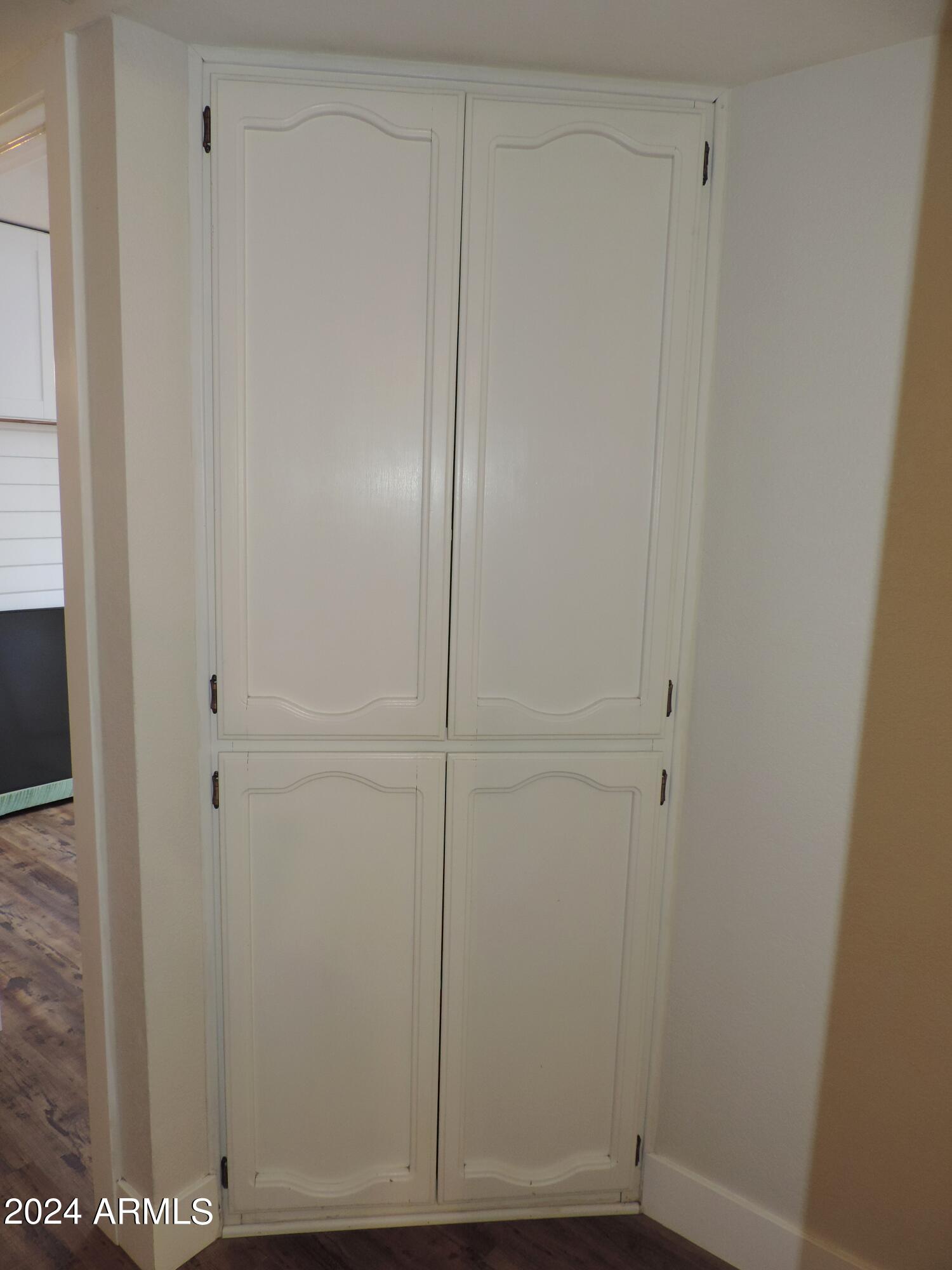 2904 E Dolpin Avenue