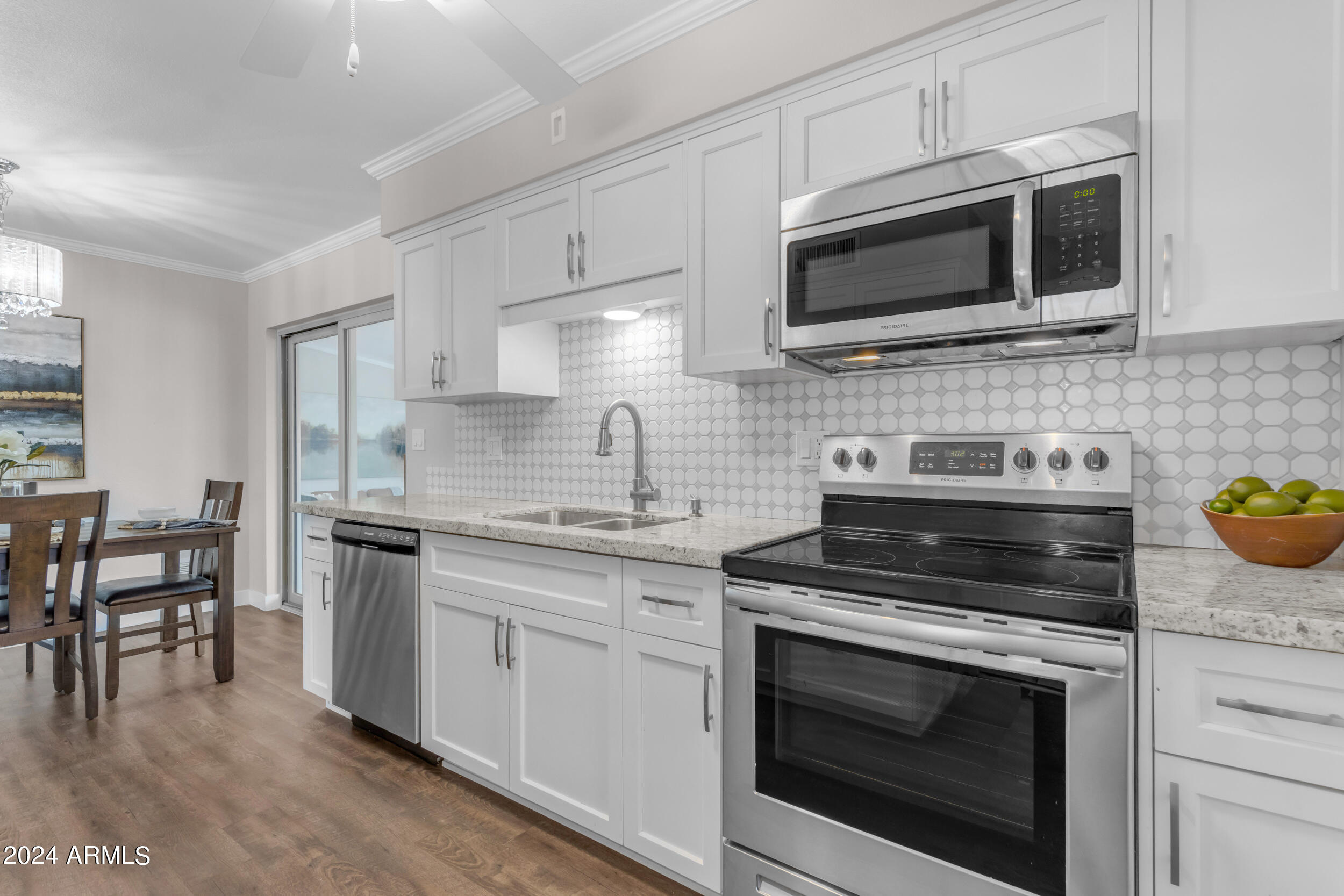 6433 E DALLAS Street