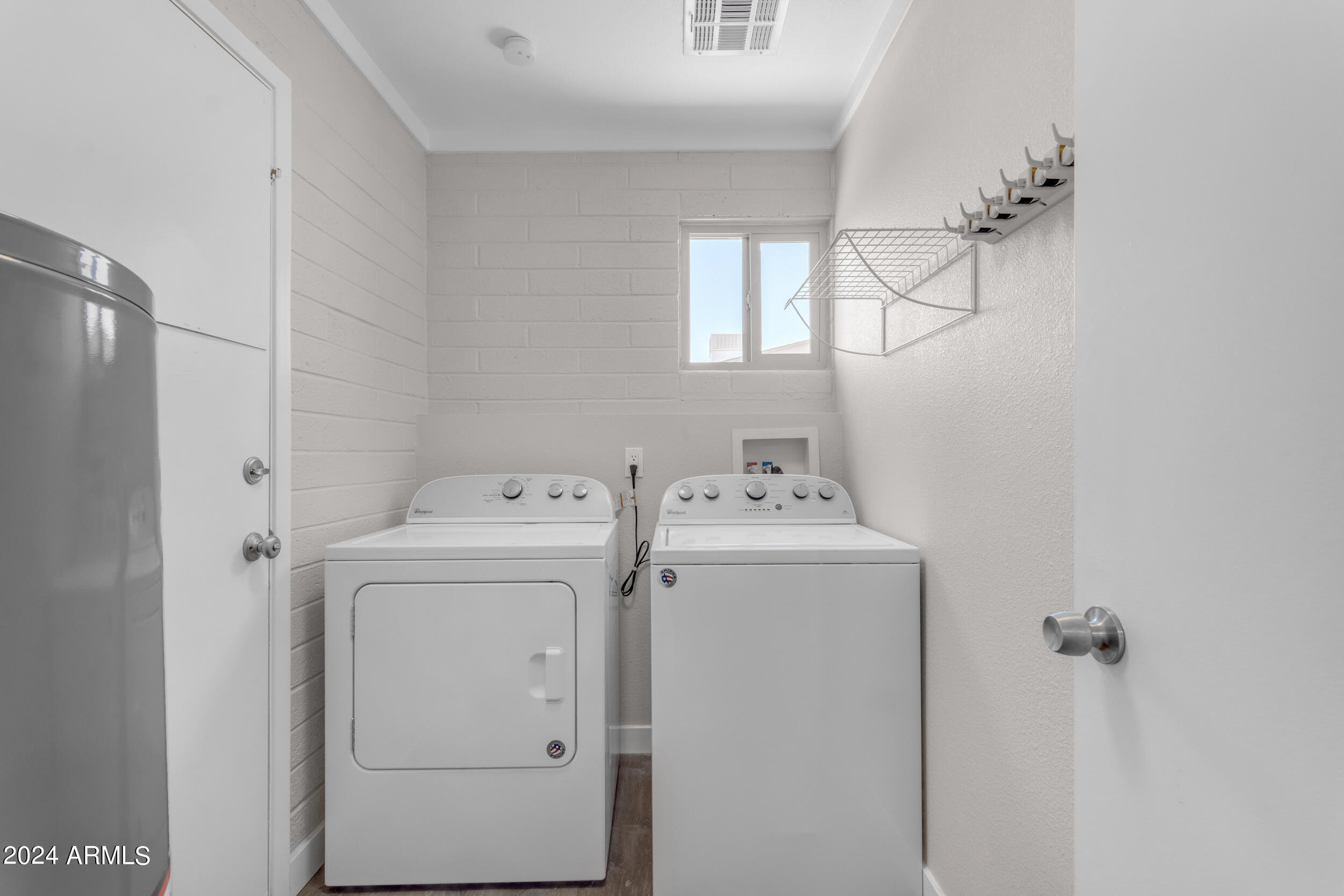 6433 E DALLAS Street