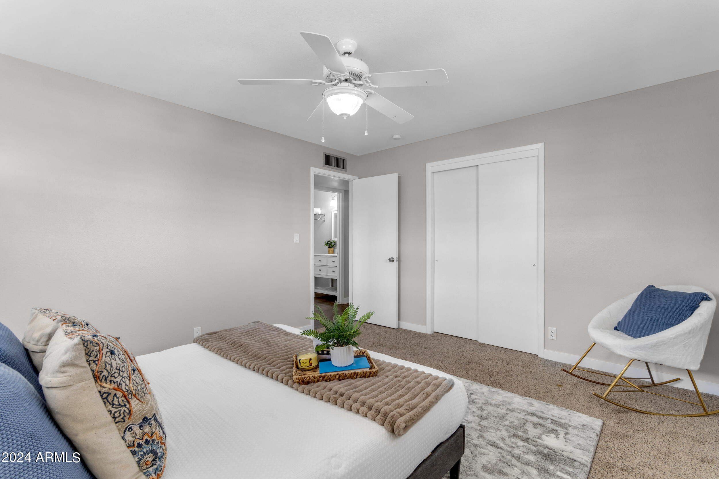 6433 E DALLAS Street