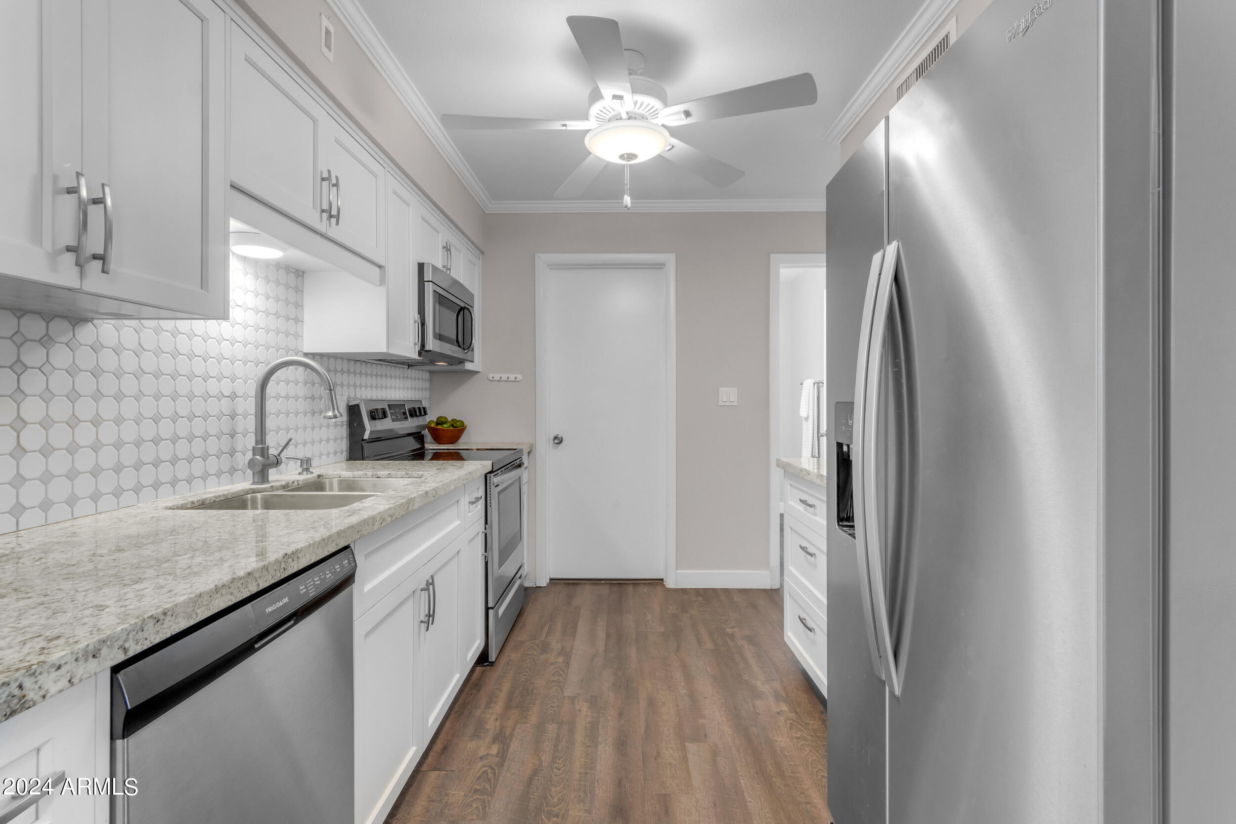 6433 E DALLAS Street