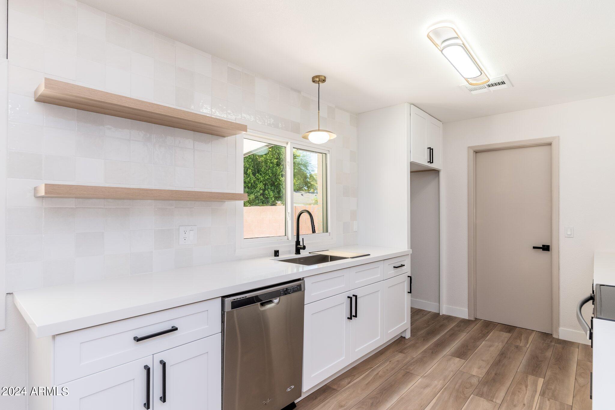 5934 S JUNIPER Street