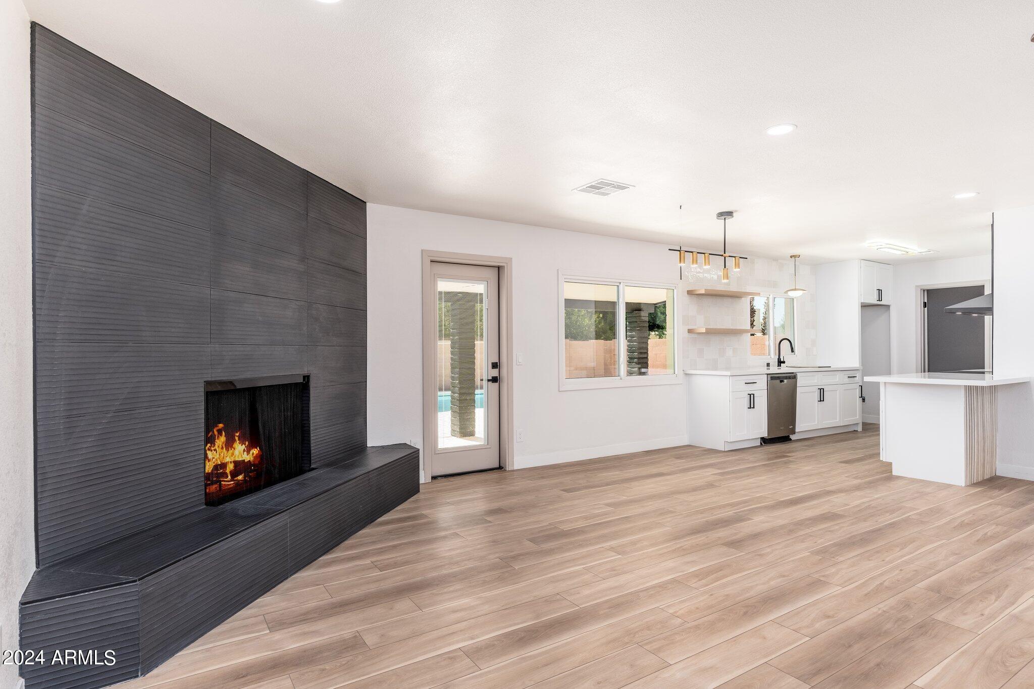 5934 S JUNIPER Street