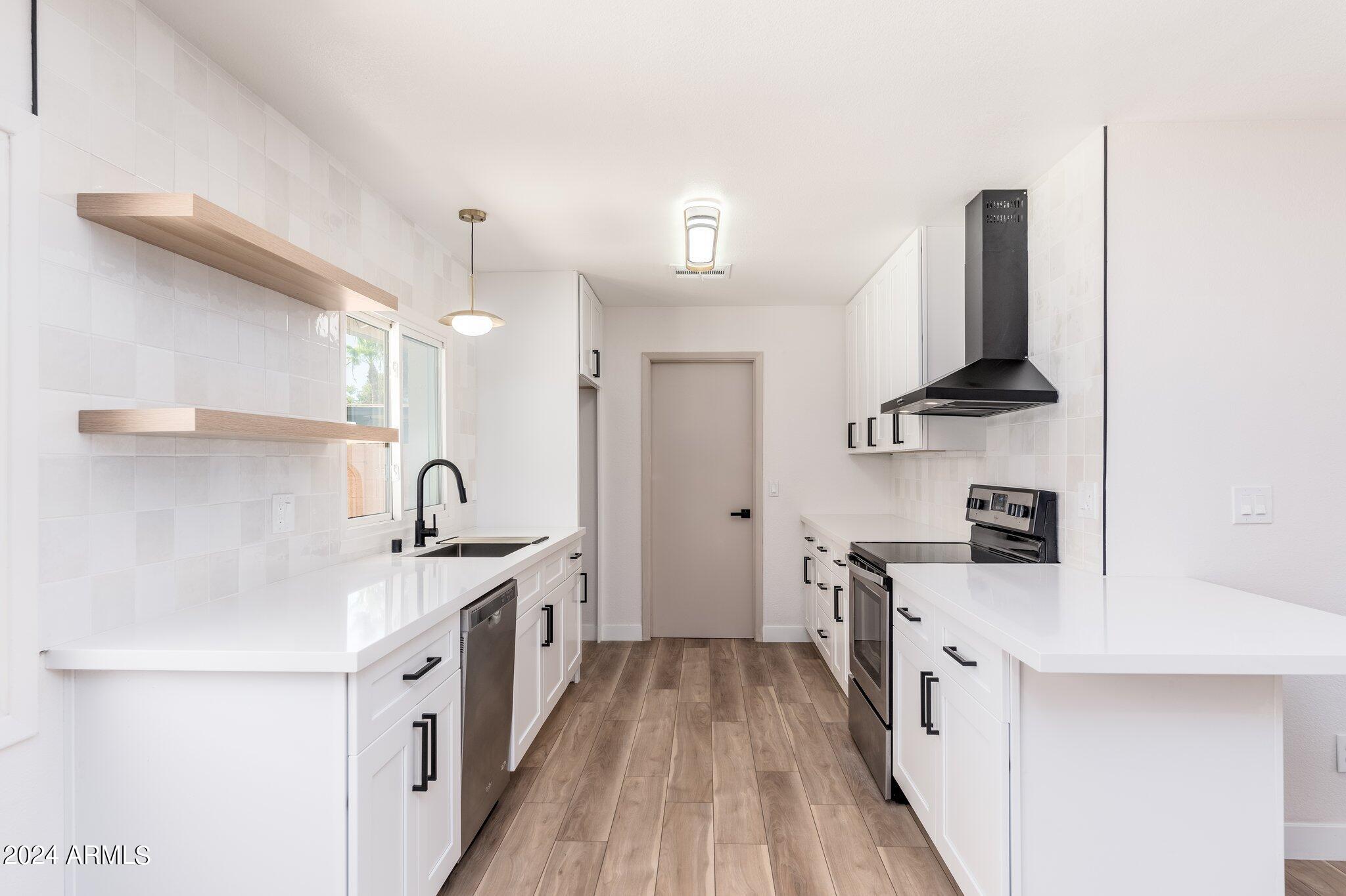 5934 S JUNIPER Street