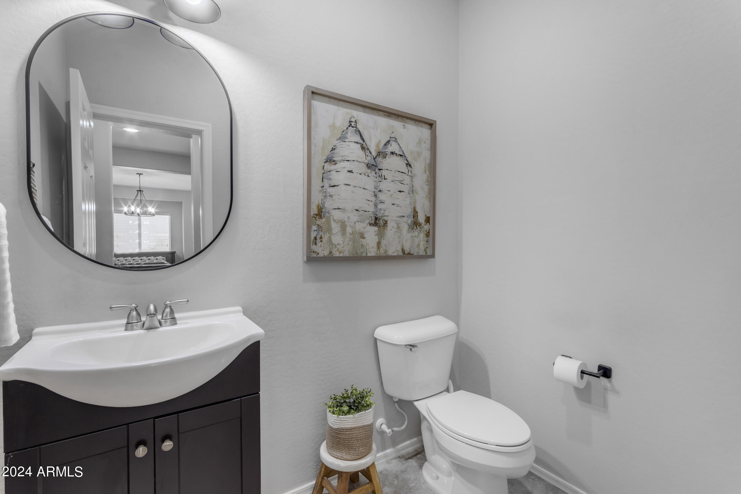 2675 E GILLCREST Road