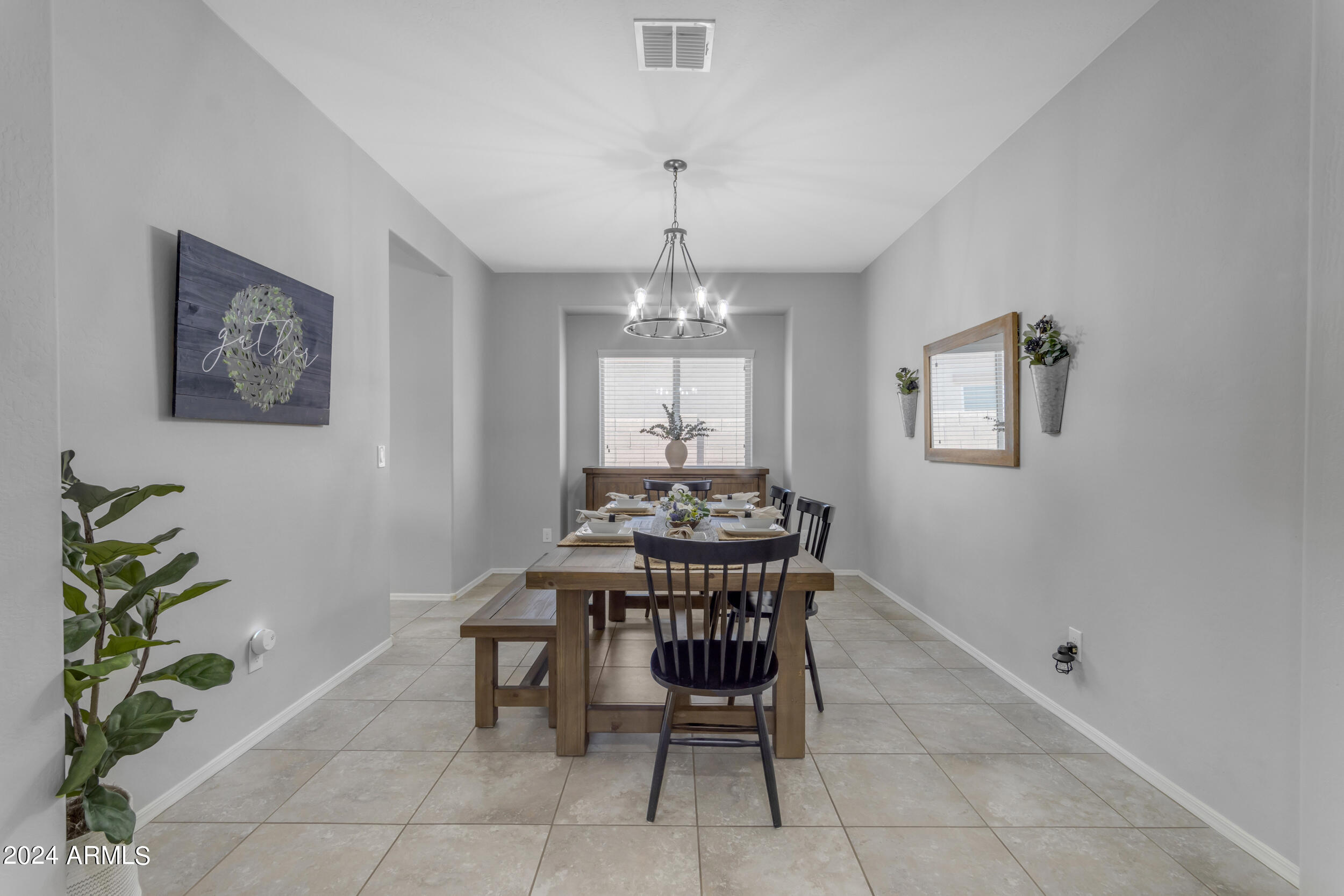 2675 E GILLCREST Road