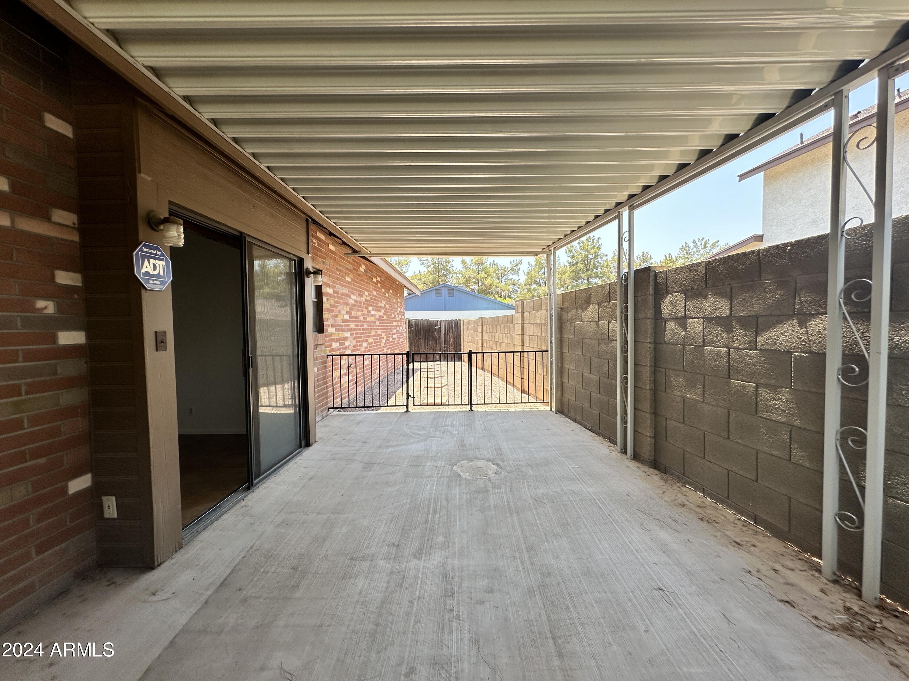 909 E CULLUMBER Street