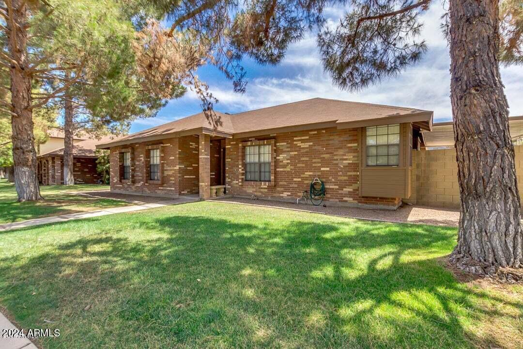 909 E CULLUMBER Street