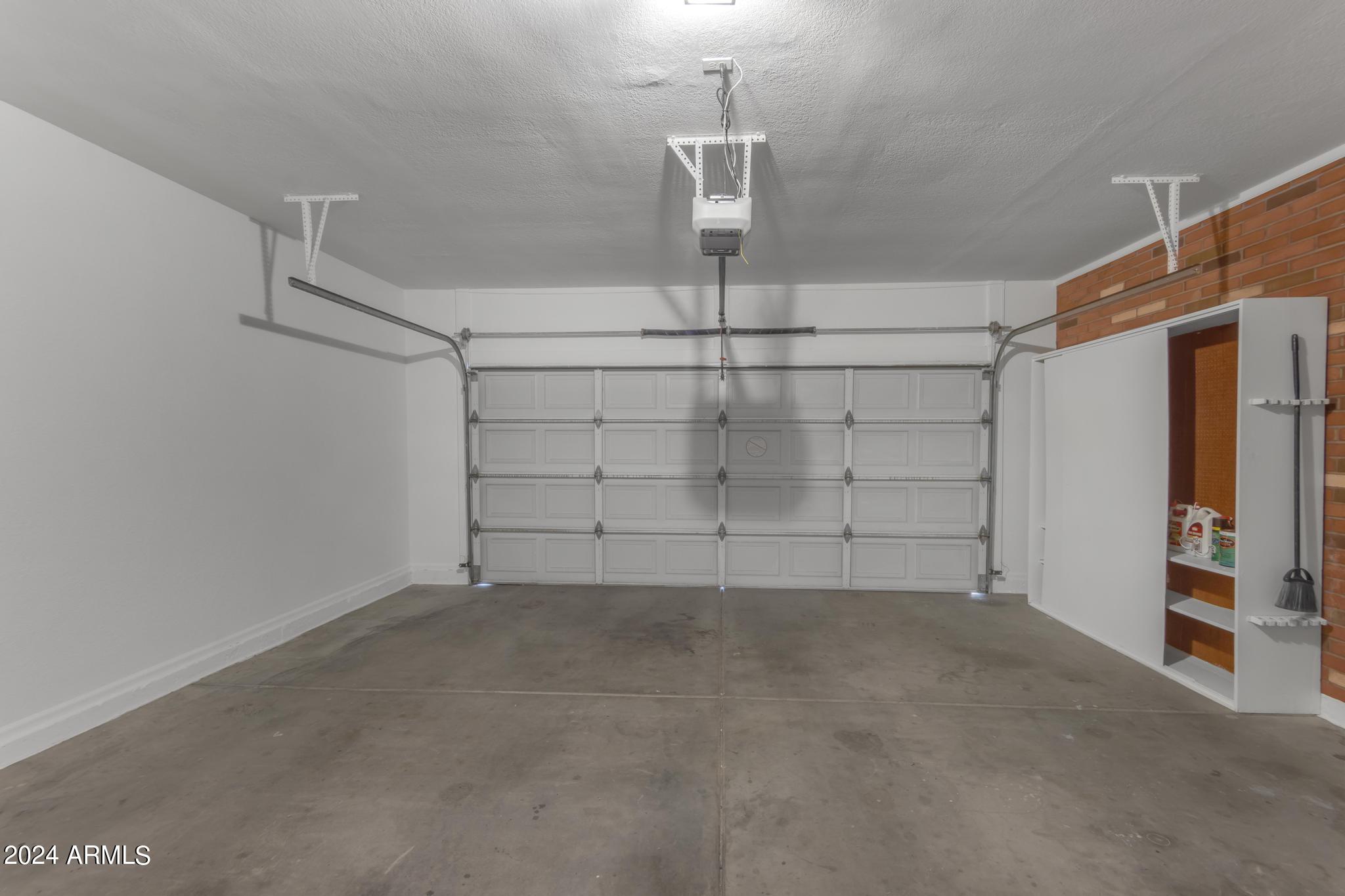 909 E CULLUMBER Street