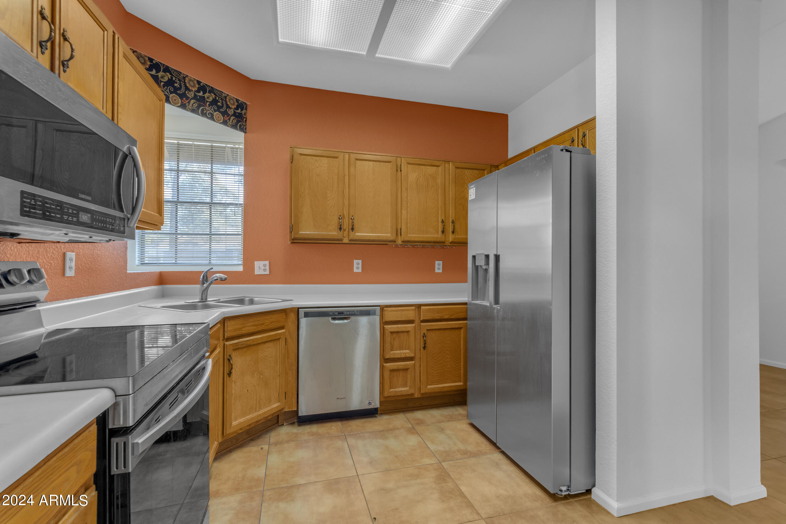 909 E CULLUMBER Street