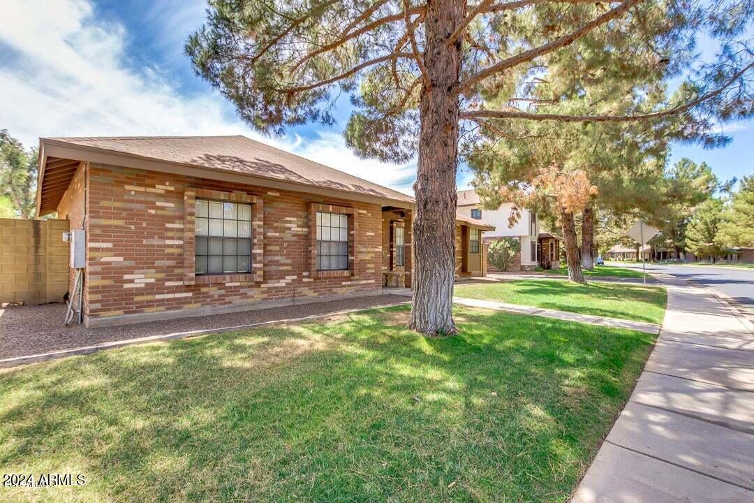 909 E CULLUMBER Street