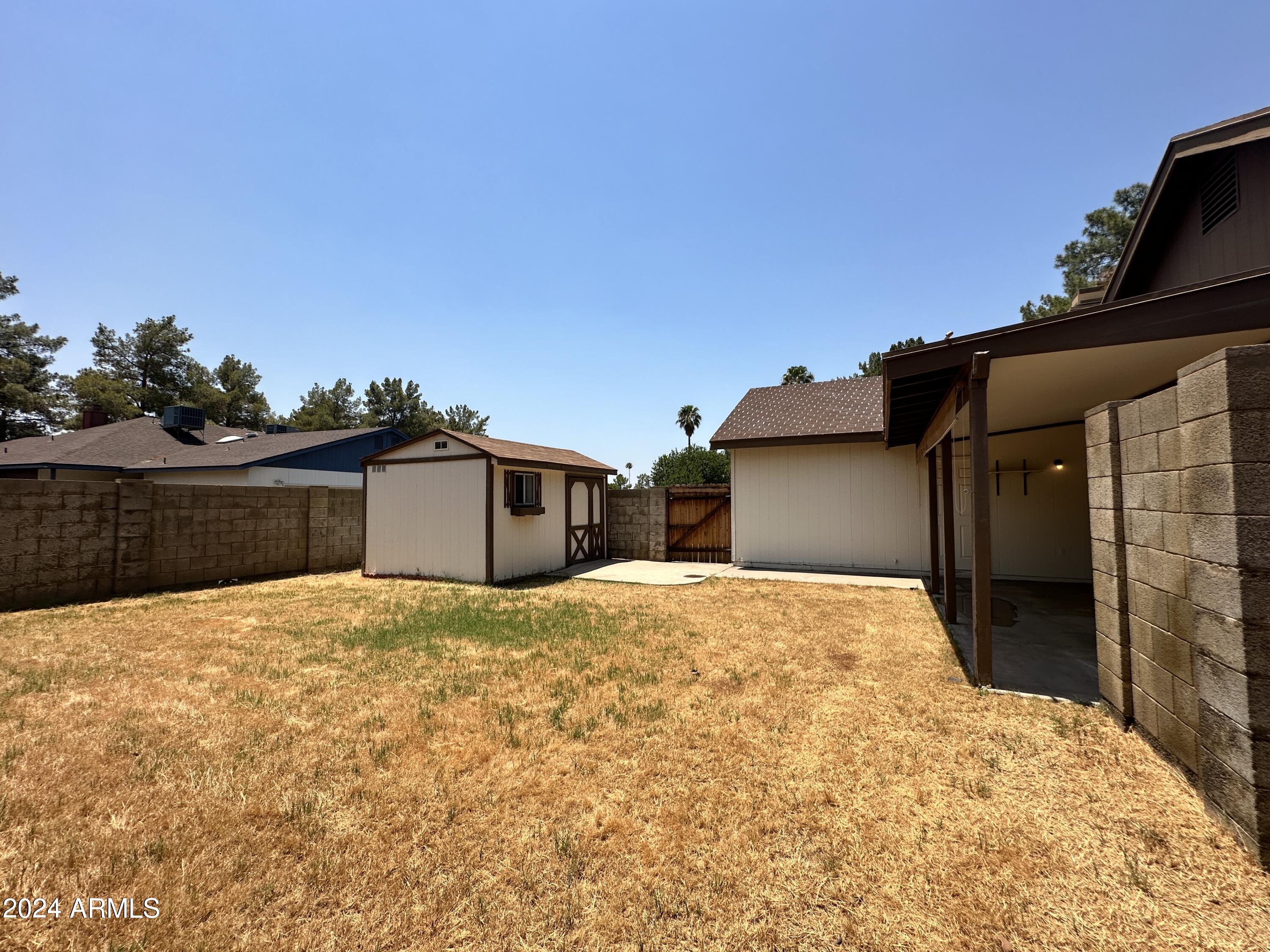 909 E CULLUMBER Street