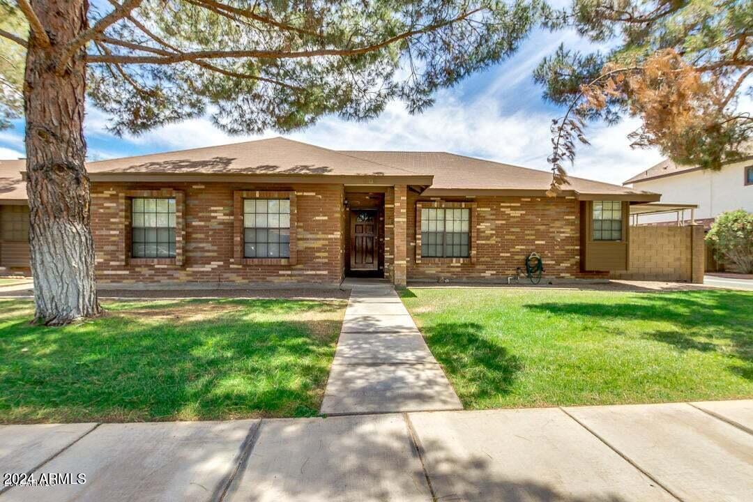 909 E CULLUMBER Street