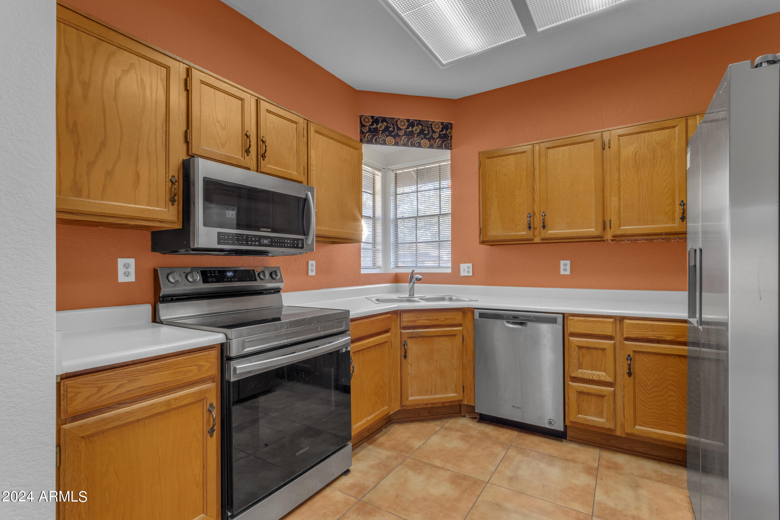 909 E CULLUMBER Street