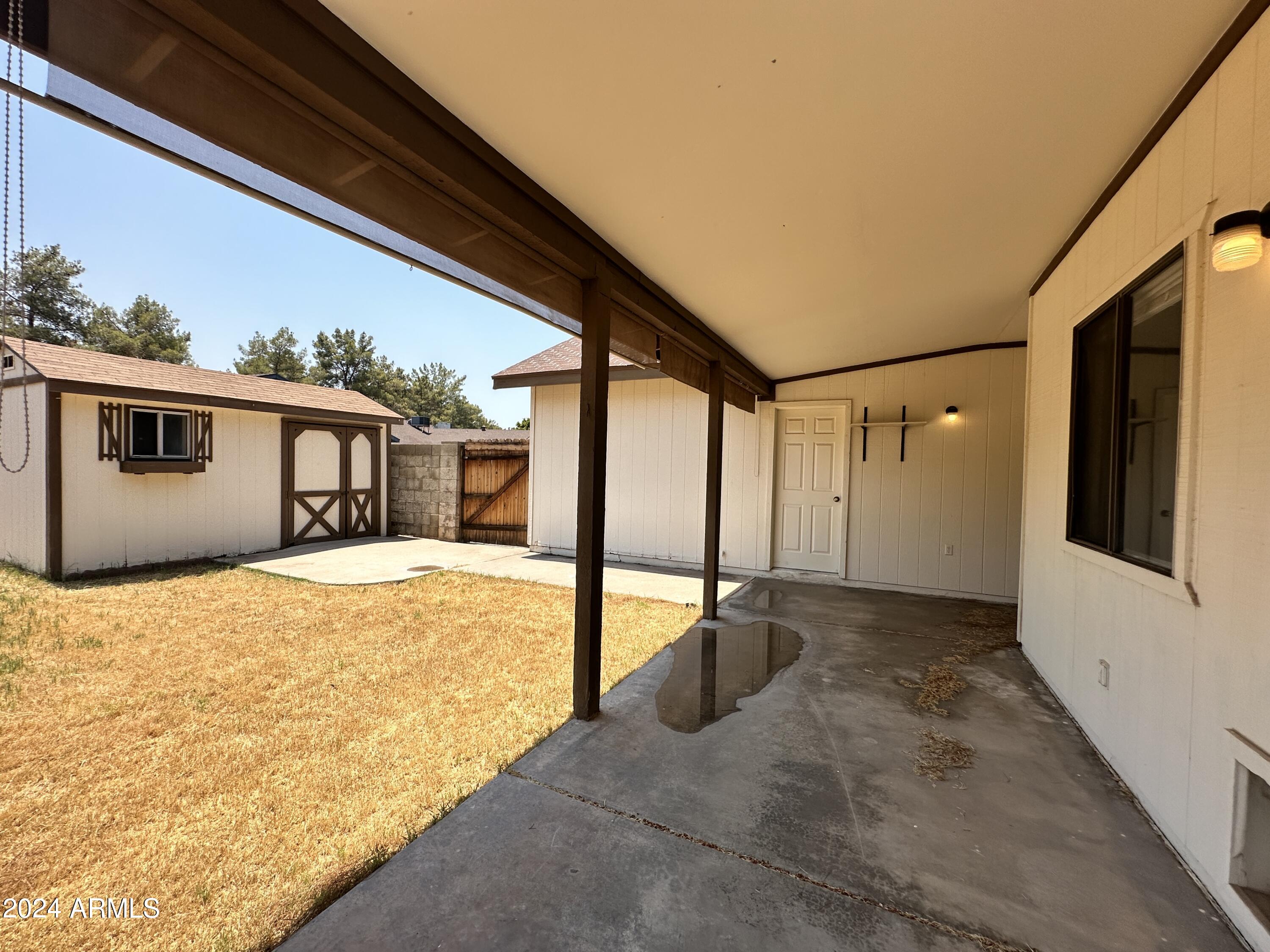 909 E CULLUMBER Street