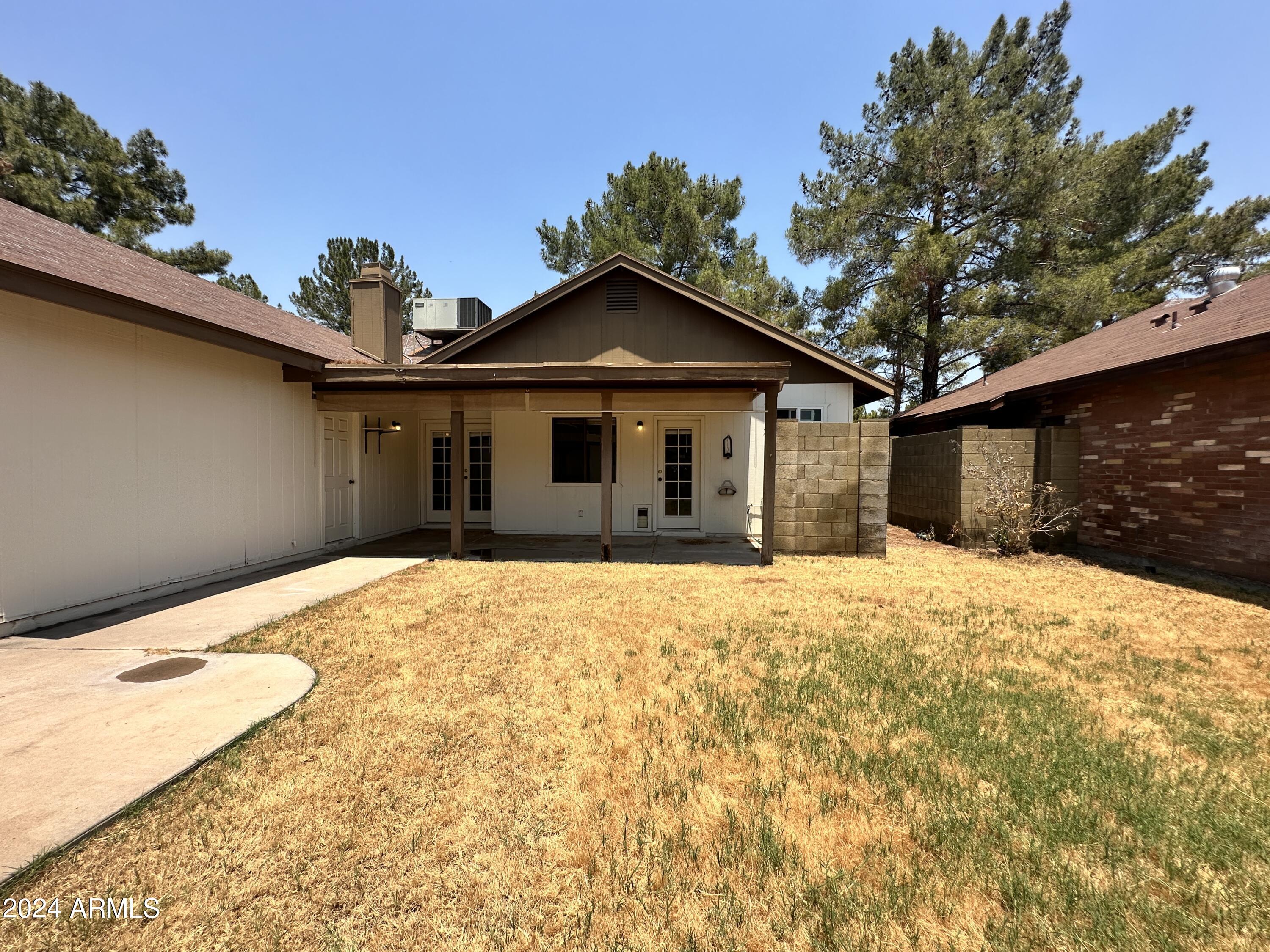 909 E CULLUMBER Street