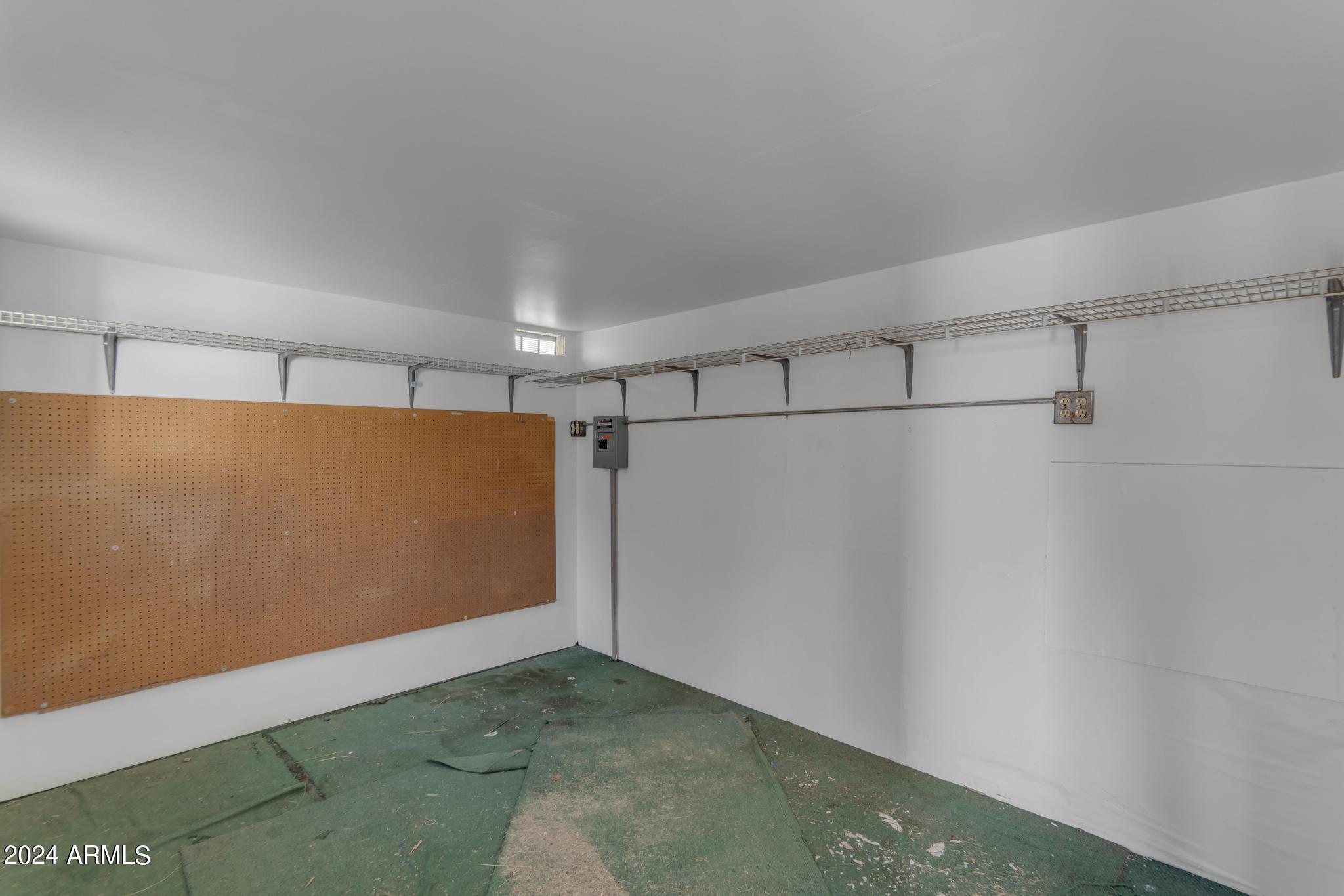 909 E CULLUMBER Street